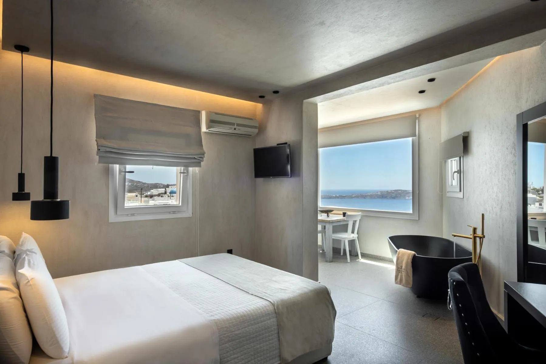 Bed in Damigos Caldera World