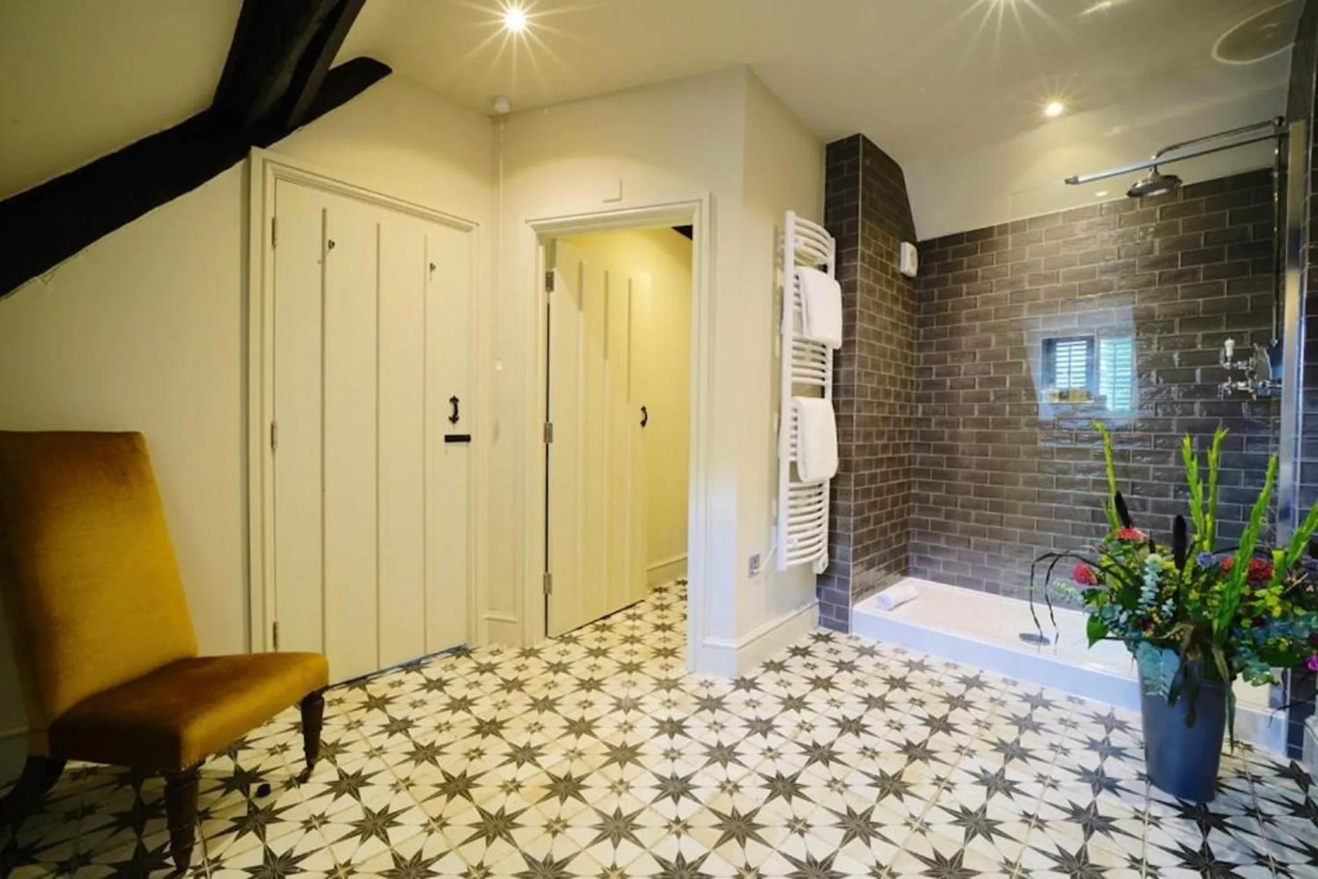 Bathroom in The Bull Hotel