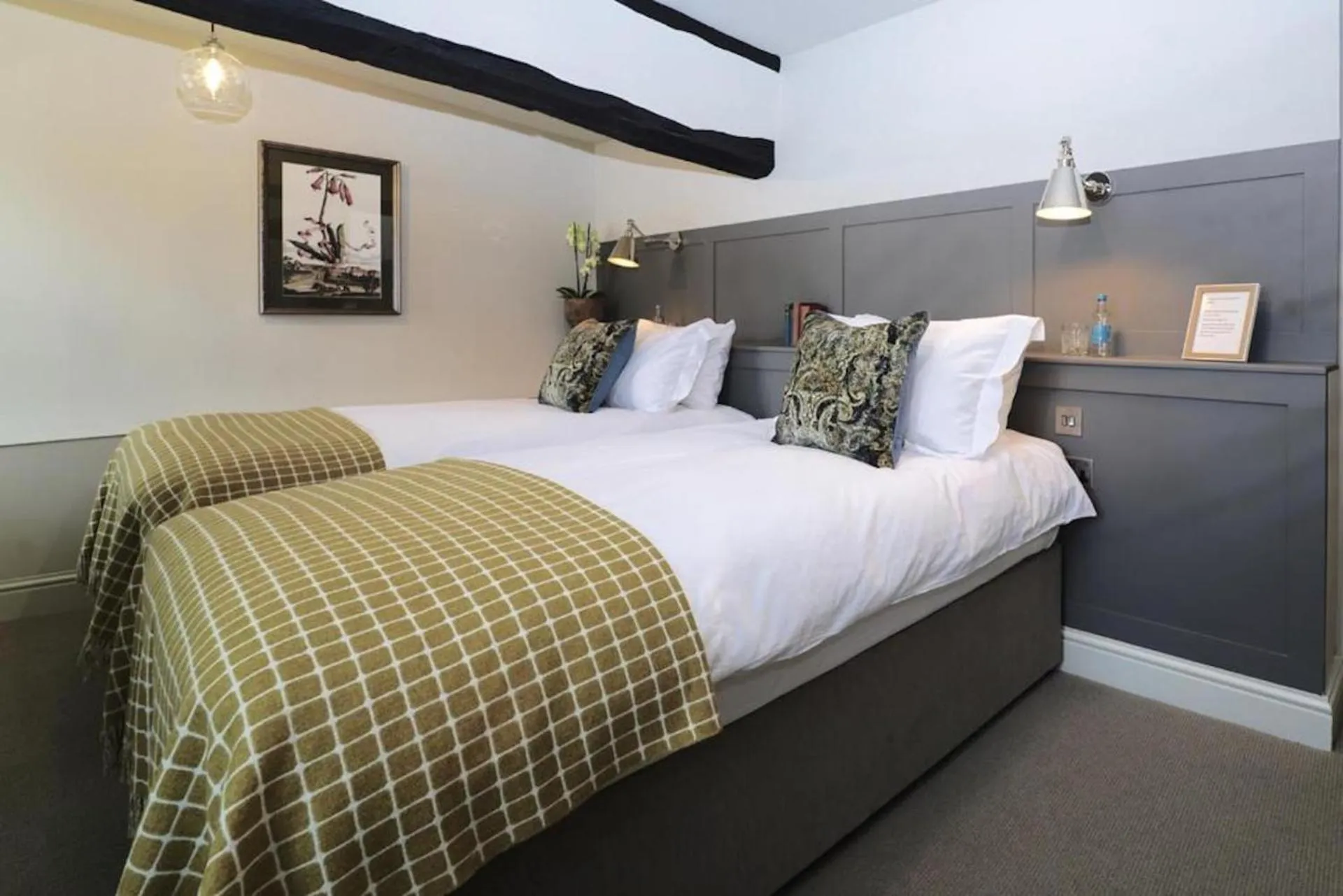 Bedroom, Bed in The Bull Hotel