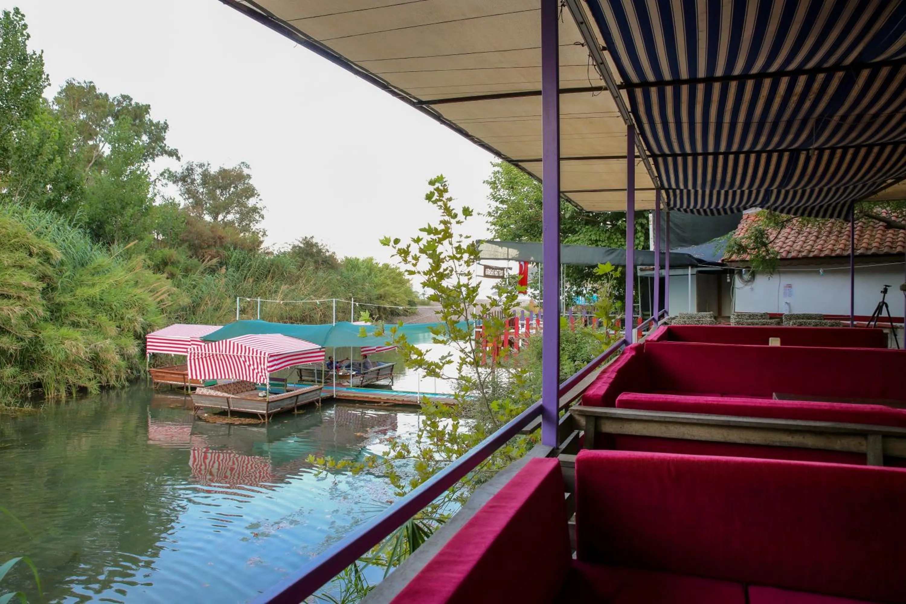 Day in Duran Bungalow