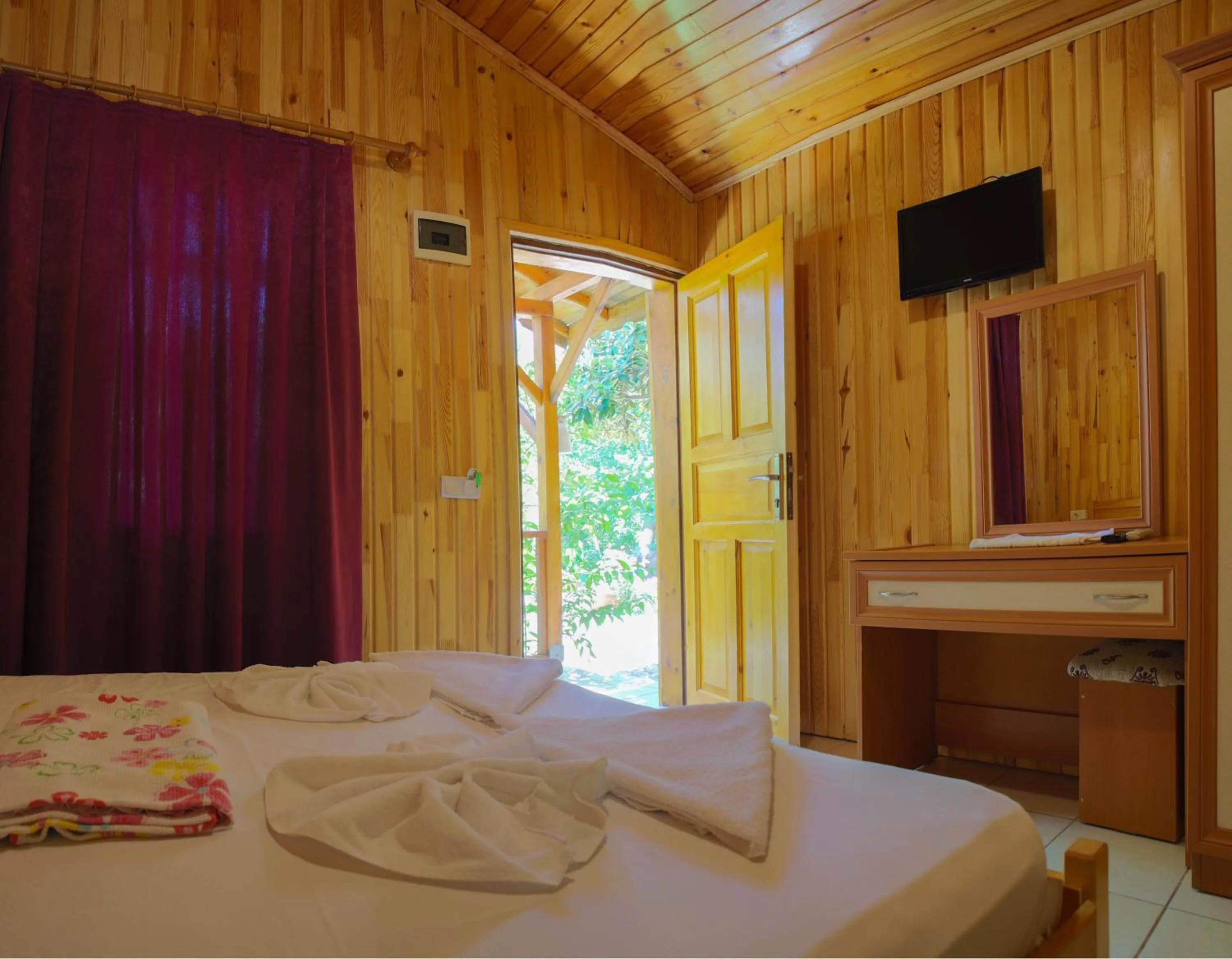 Bed in Duran Bungalow