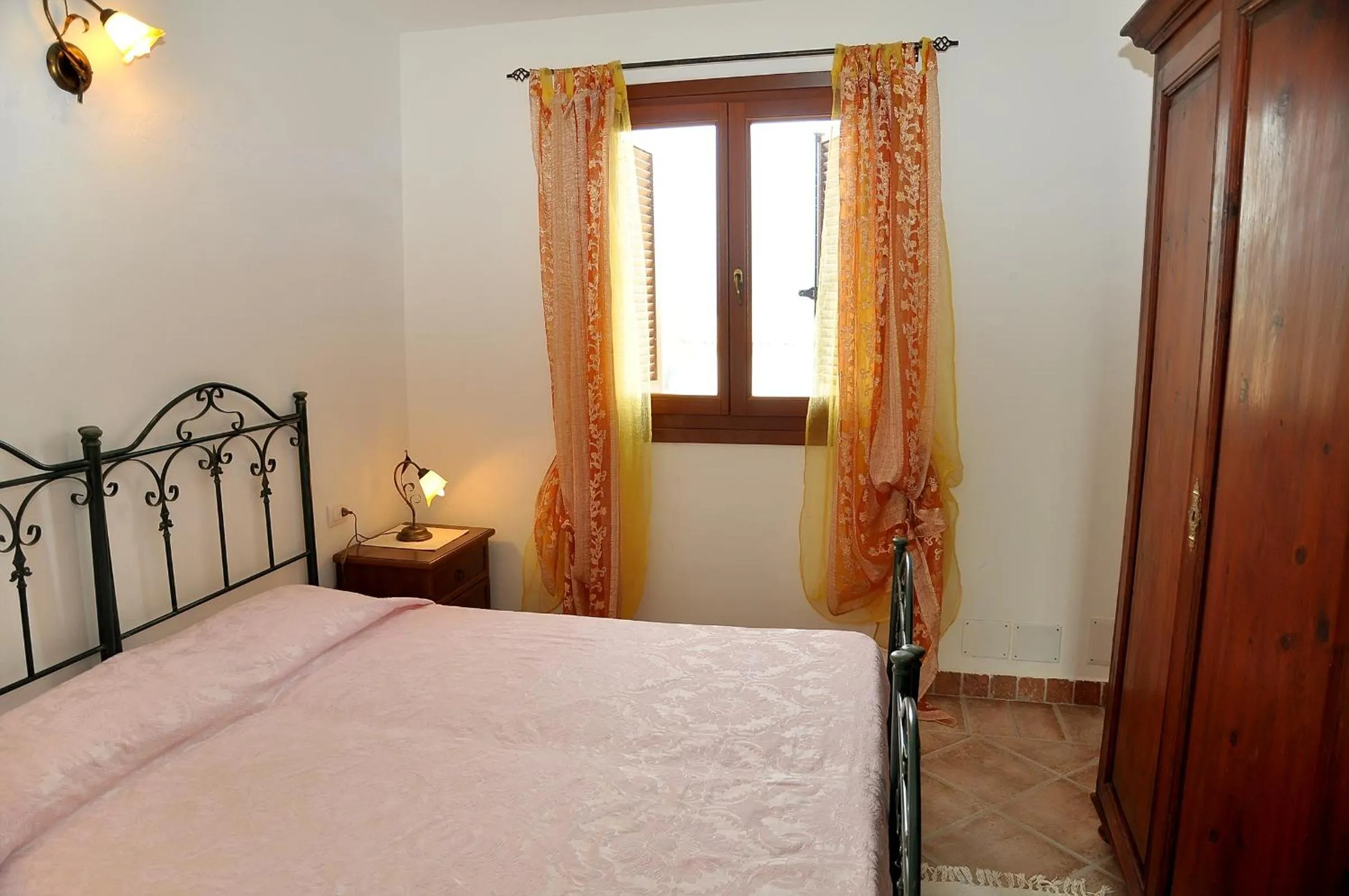 Bedroom, Bed in villa i ginepri