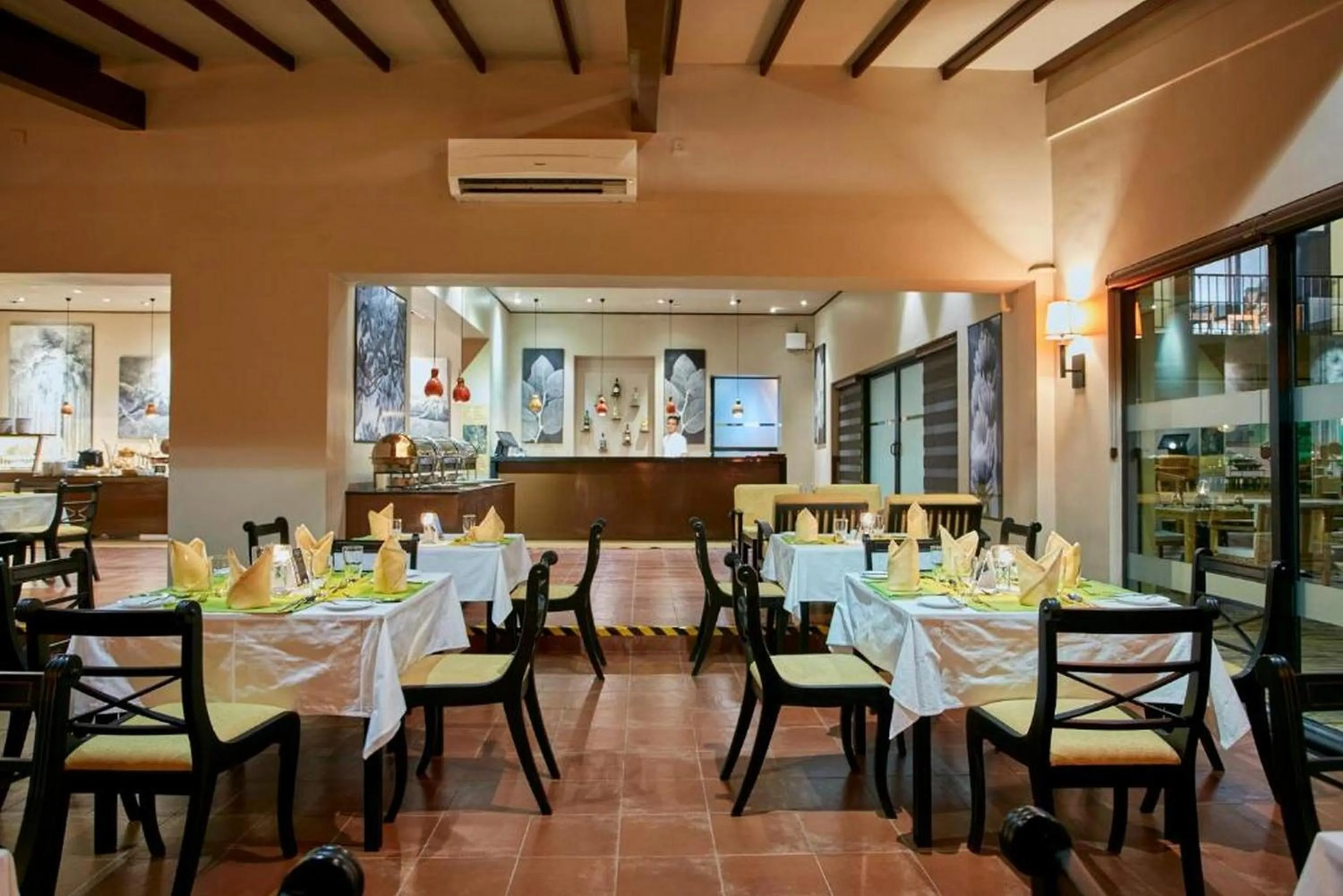 Restaurant/places to eat in EKHO Safari Tissa