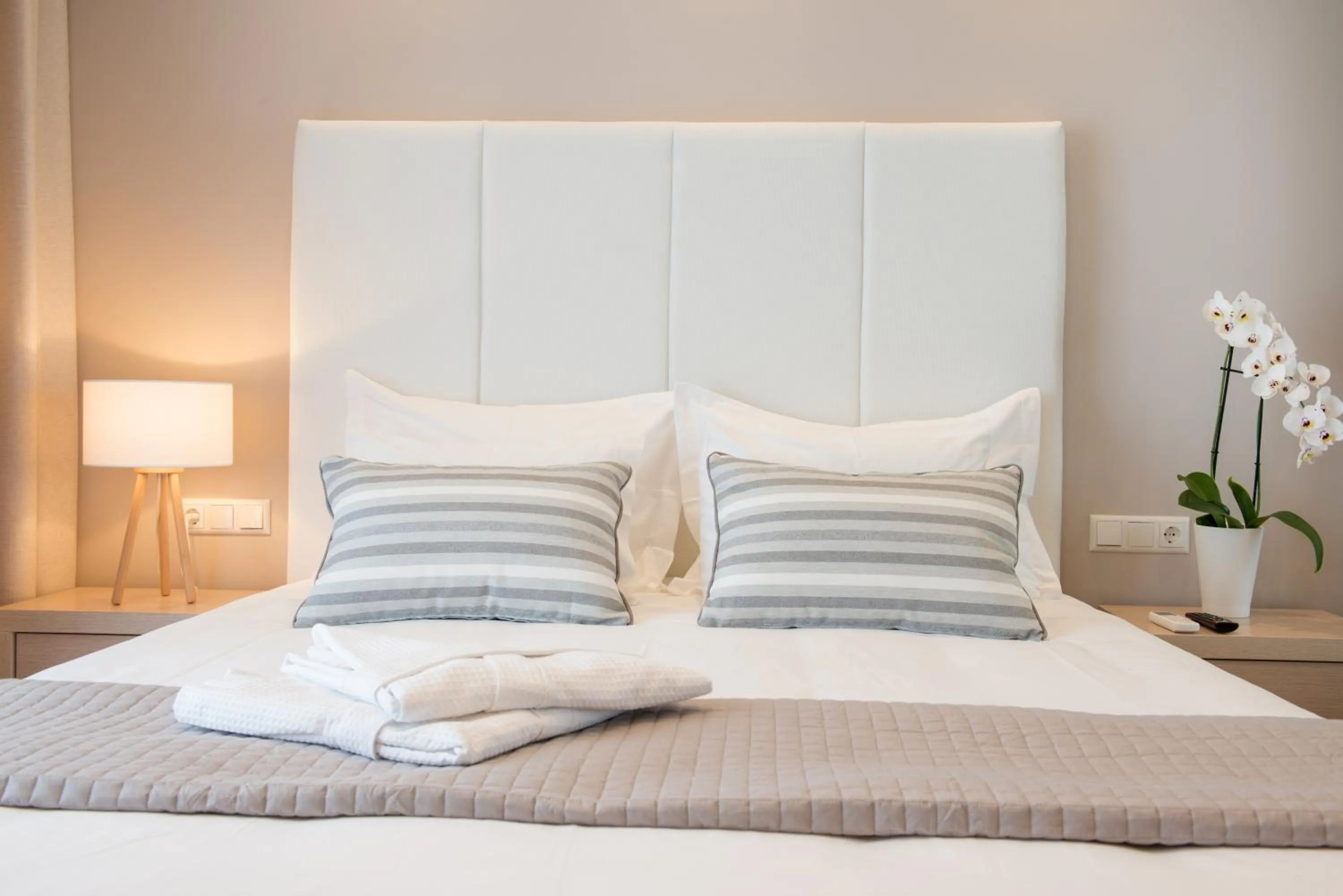 Bedroom, Bed in Angelica Hotel