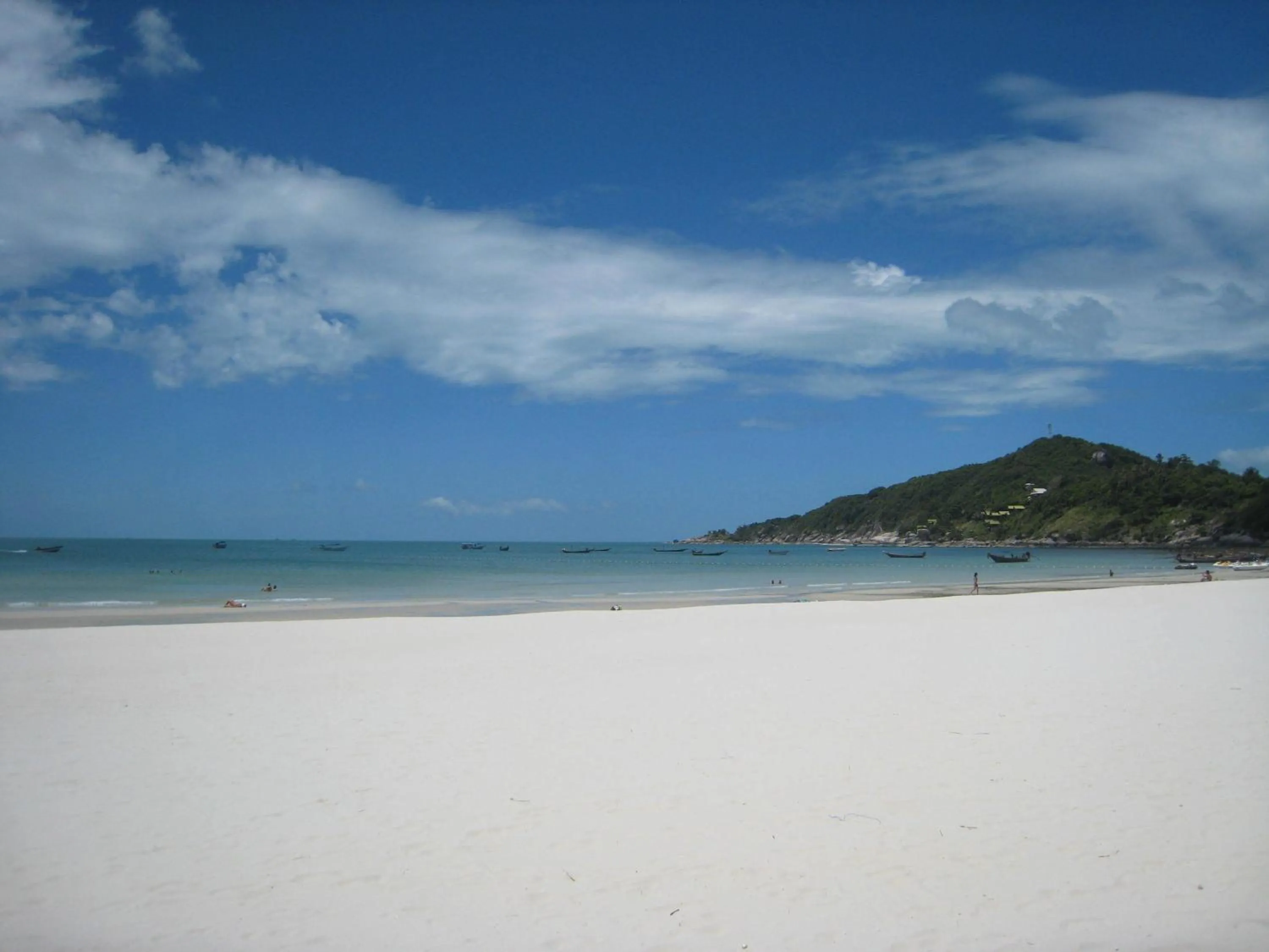 Beach in Tommy Resort