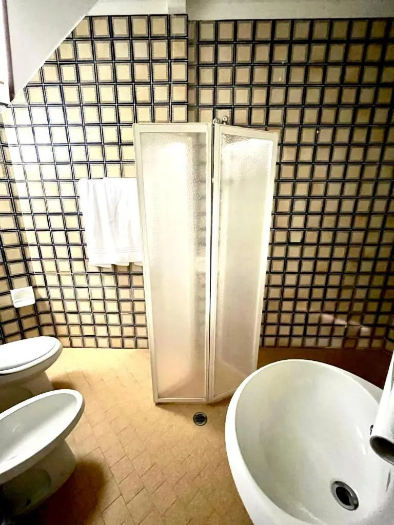 Shower in Hotel Nazionale