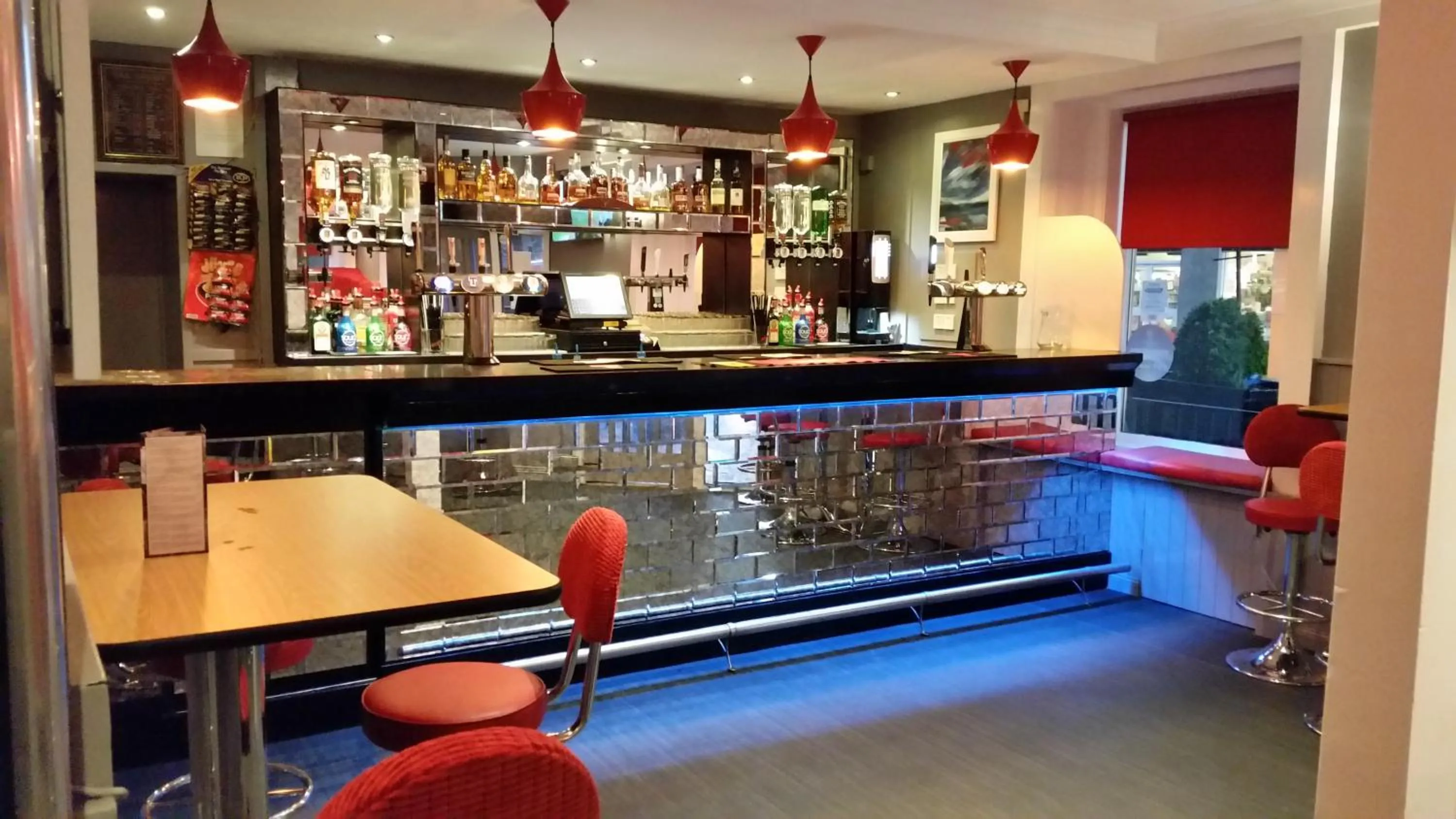 Lounge or bar in Commercial Hotel