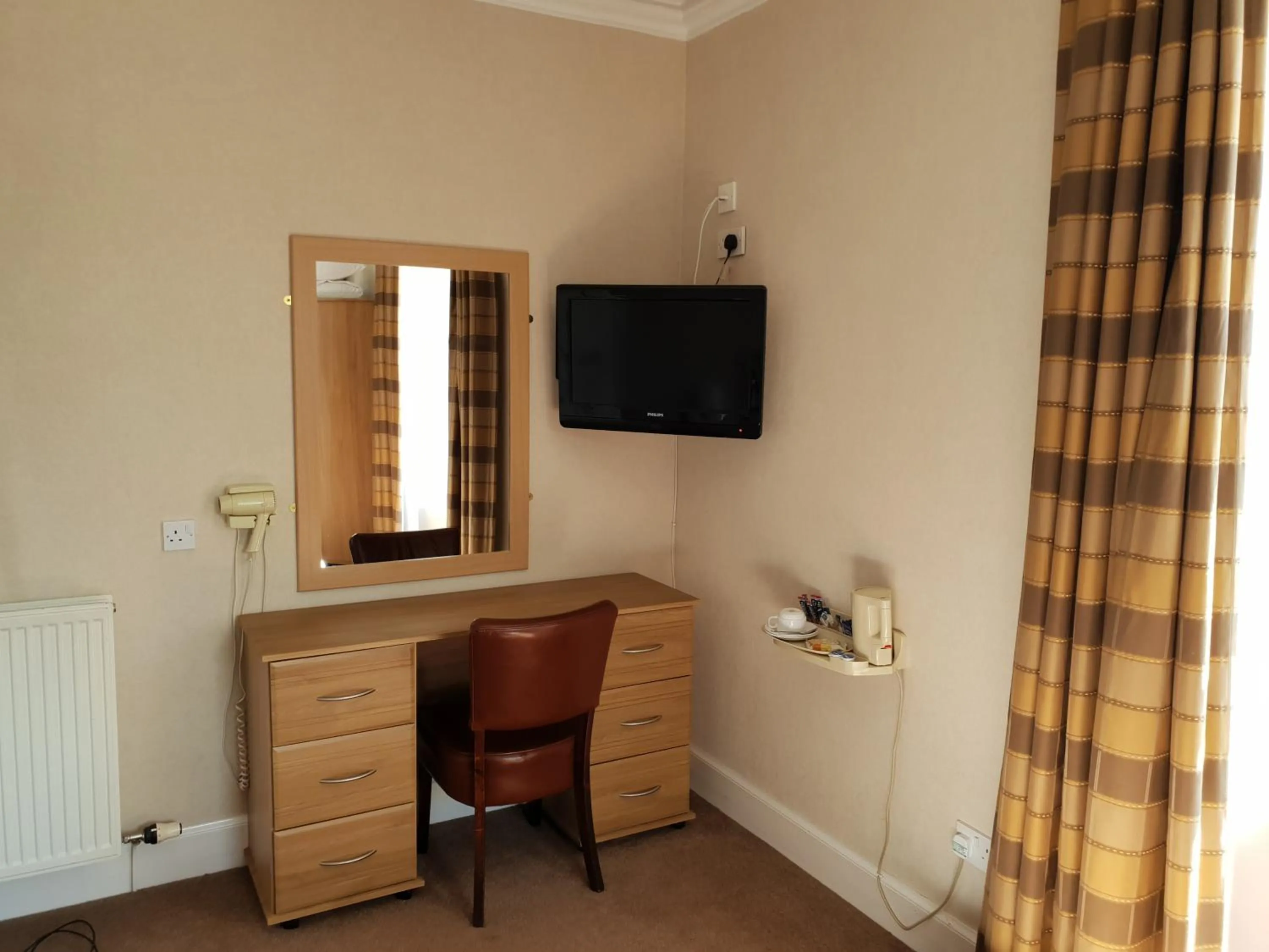 TV and multimedia in Commercial Hotel