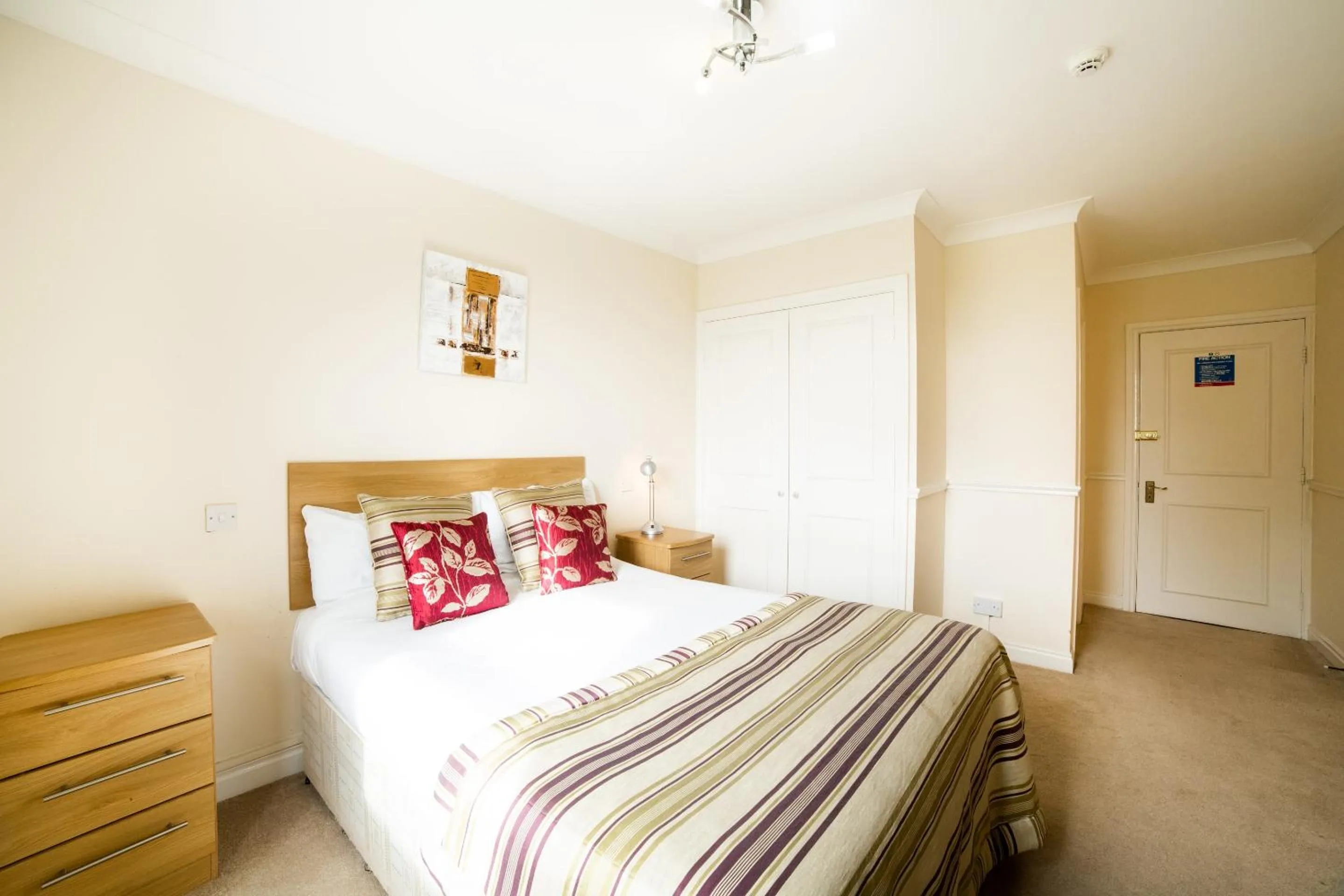 Bedroom in OYO White Horse Lodge Hotel, East Thirsk