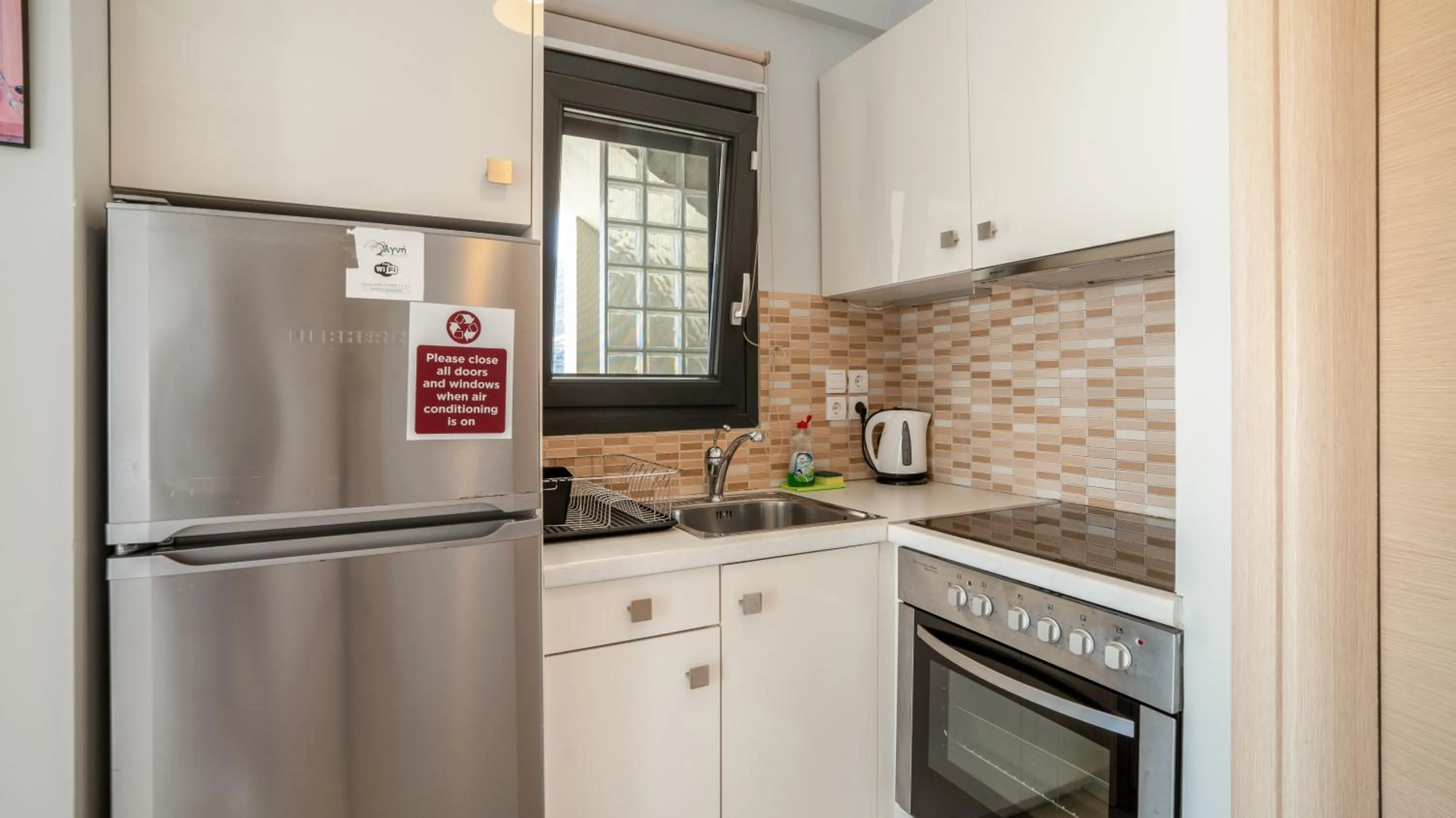 Coffee/tea facilities in Agni Suites