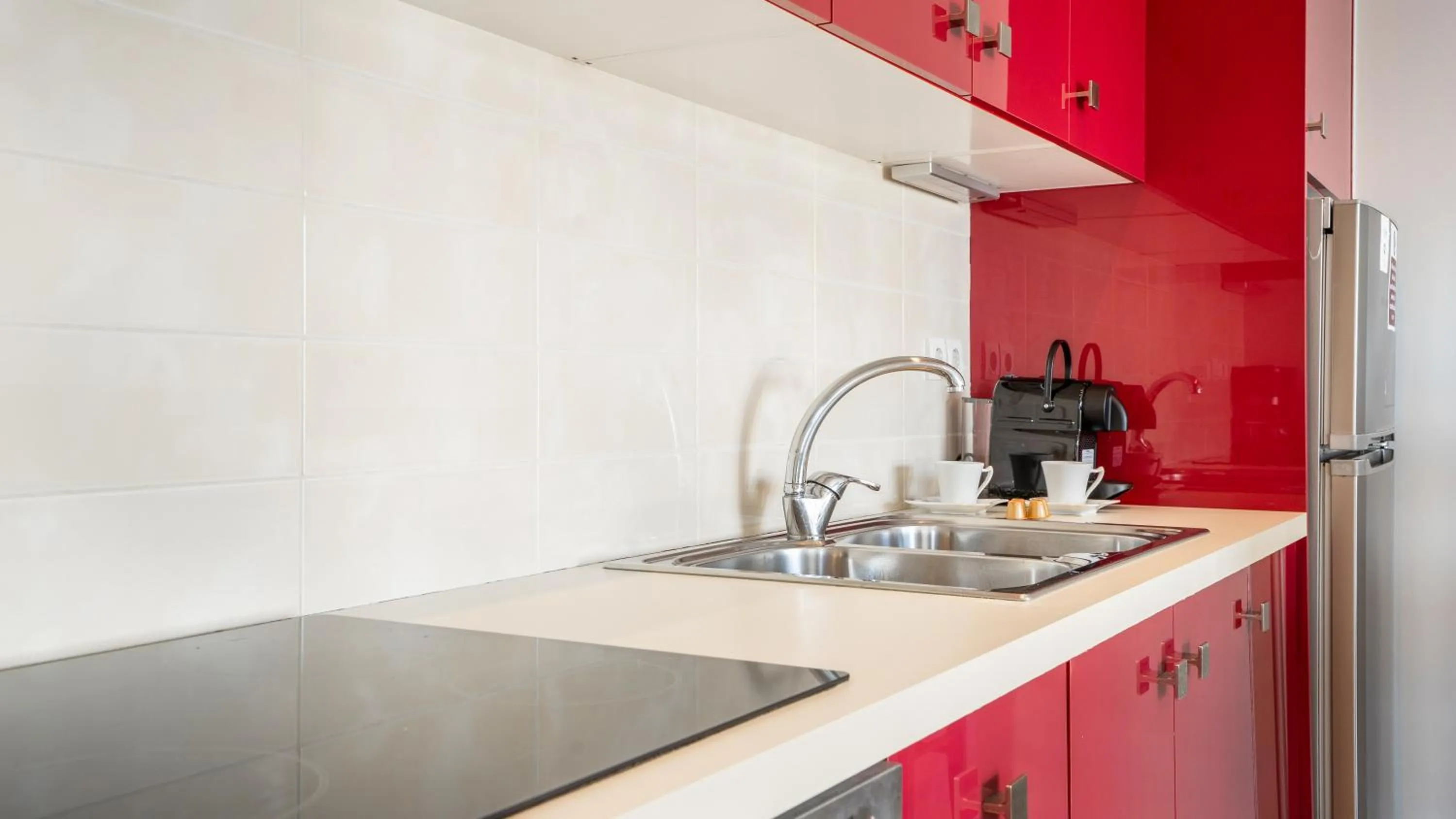 Coffee/tea facilities in Agni Suites