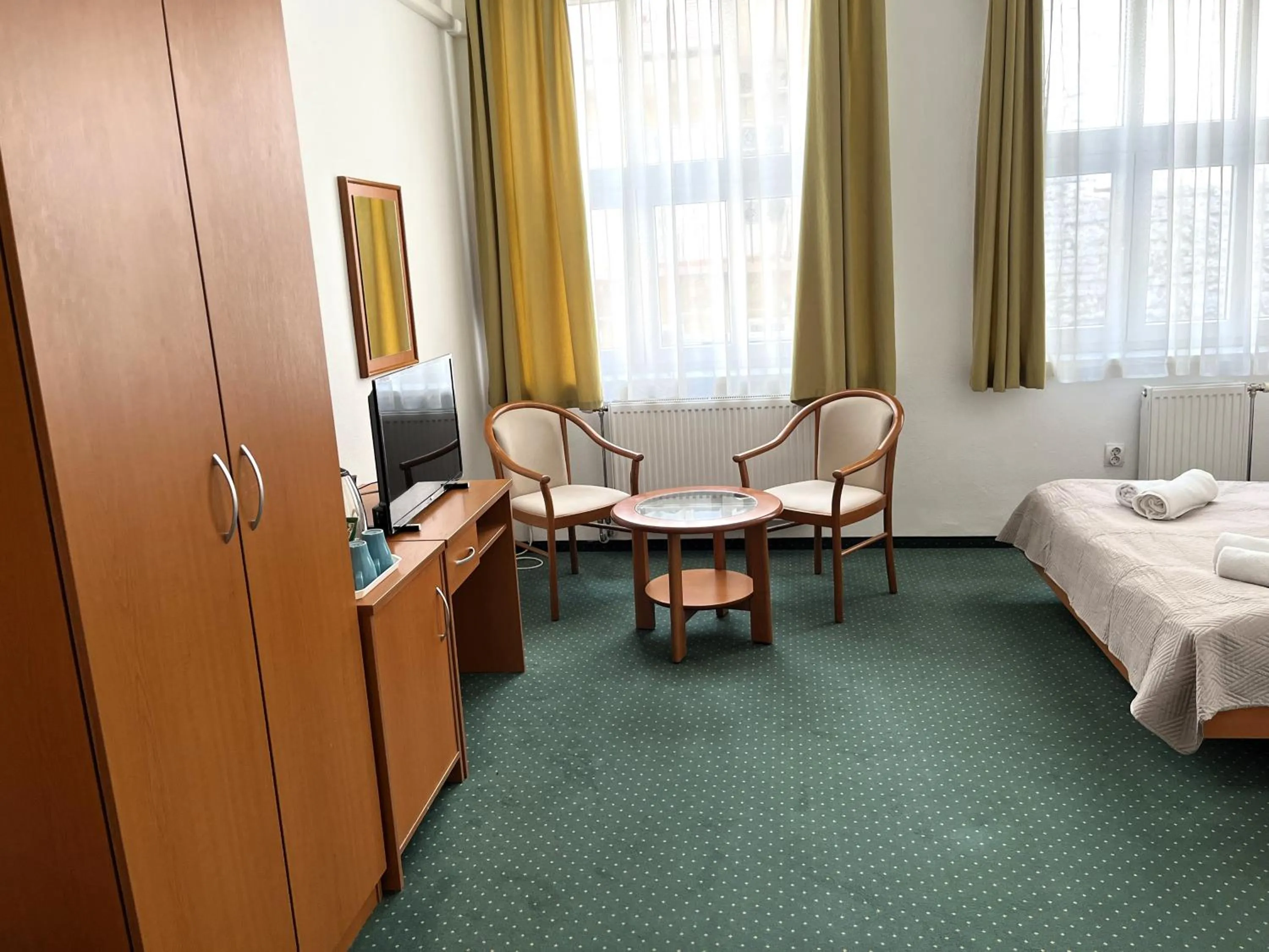 Living room, Bed in Broadway City Guesthouse