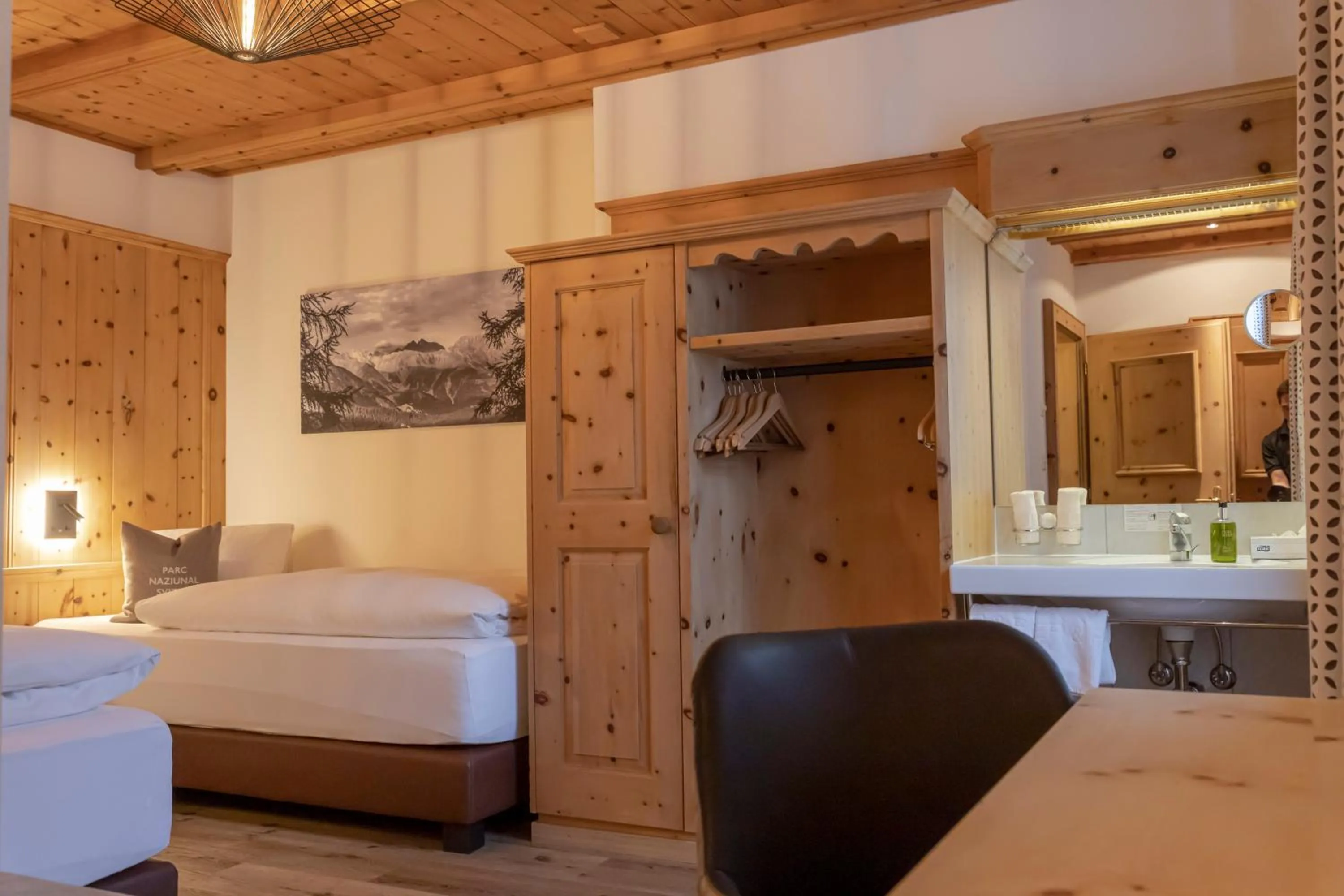 Photo of the whole room in Hotel Baer & Post Zernez