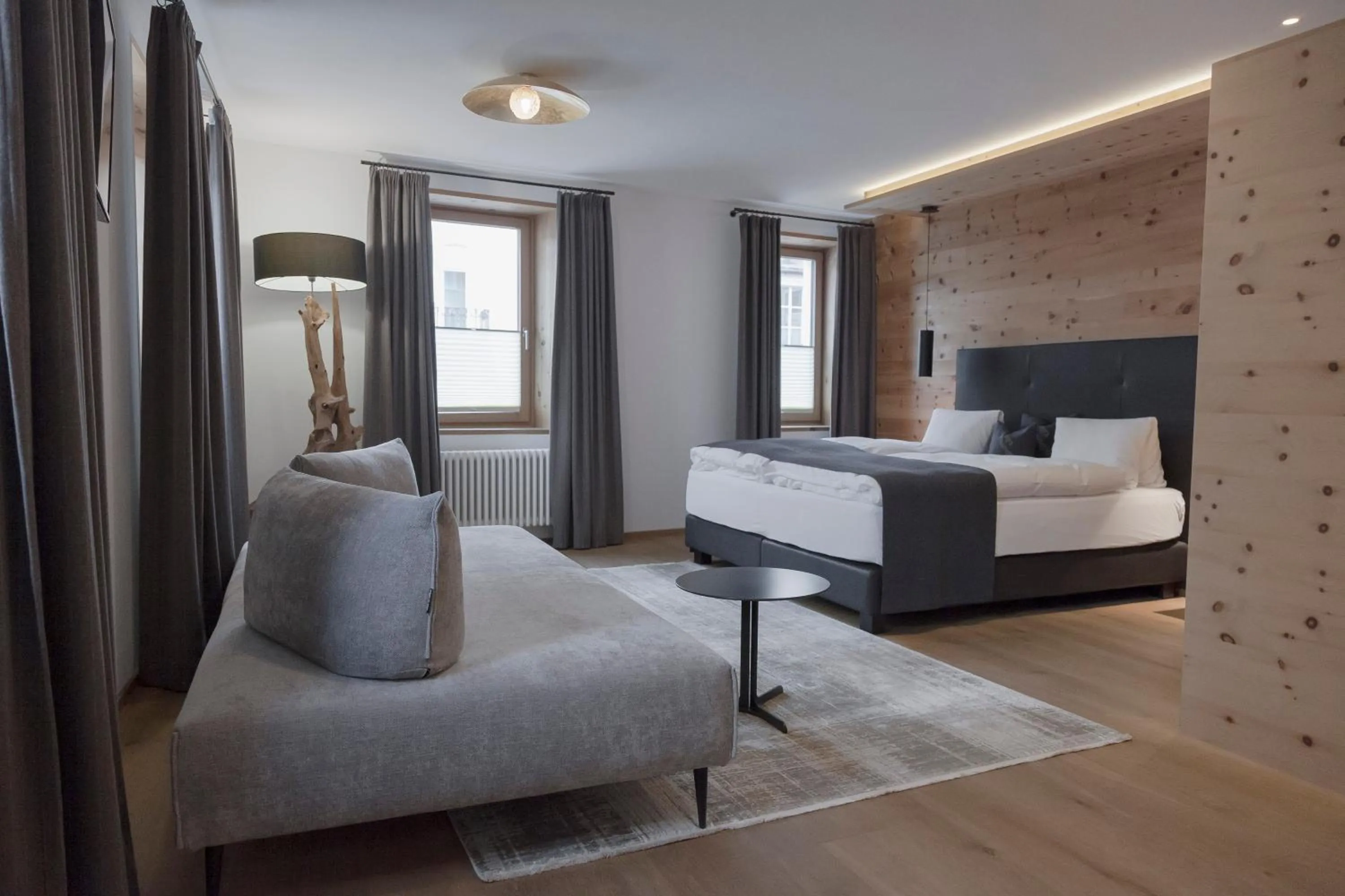 Staff in Hotel Baer & Post Zernez