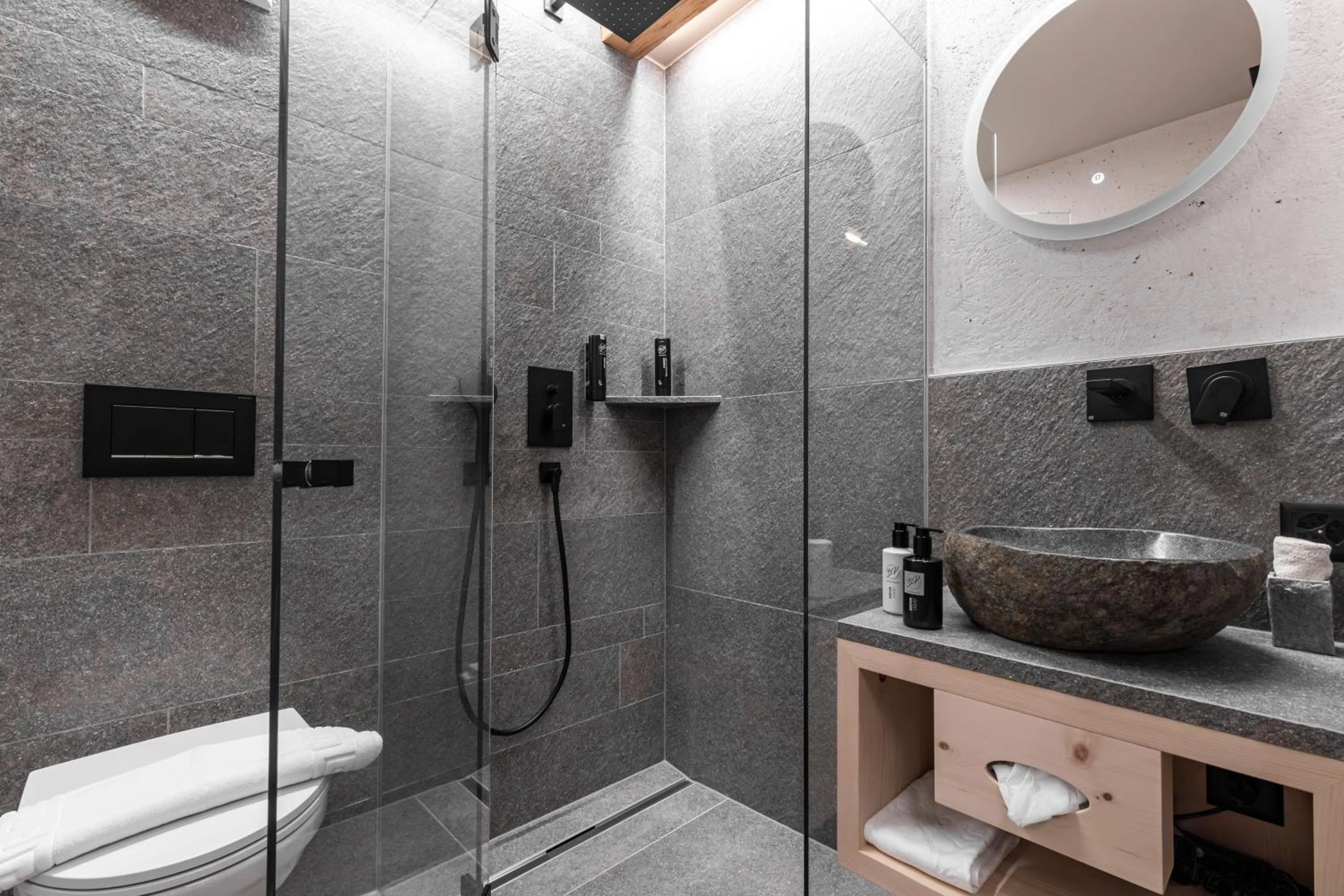 Shower in Hotel Baer & Post Zernez