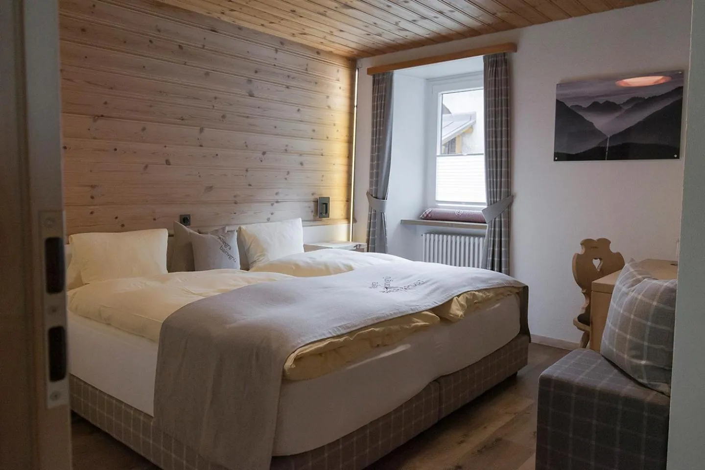 Photo of the whole room in Hotel Baer & Post Zernez