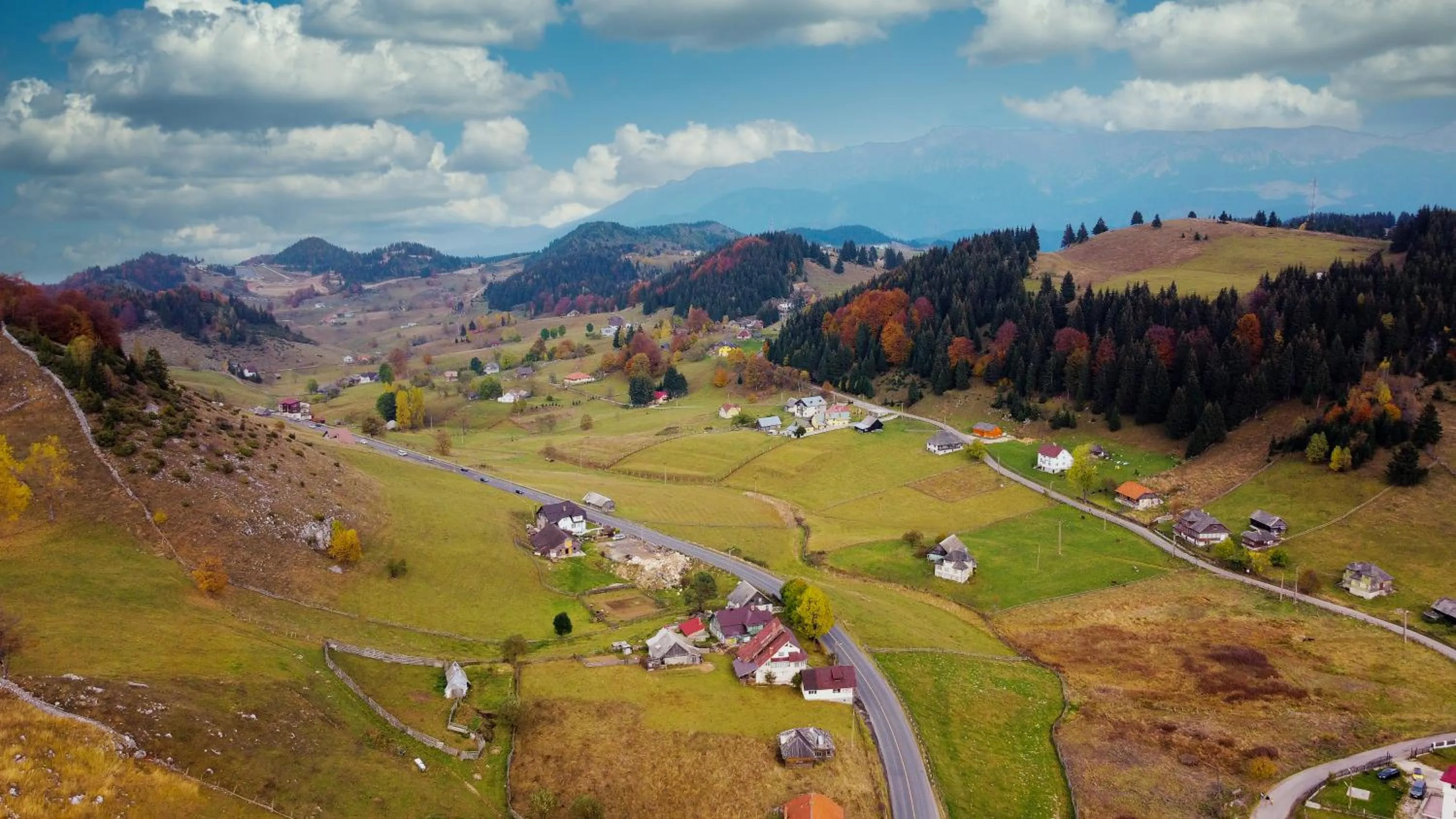 Nearby landmark in Casa Muntelui