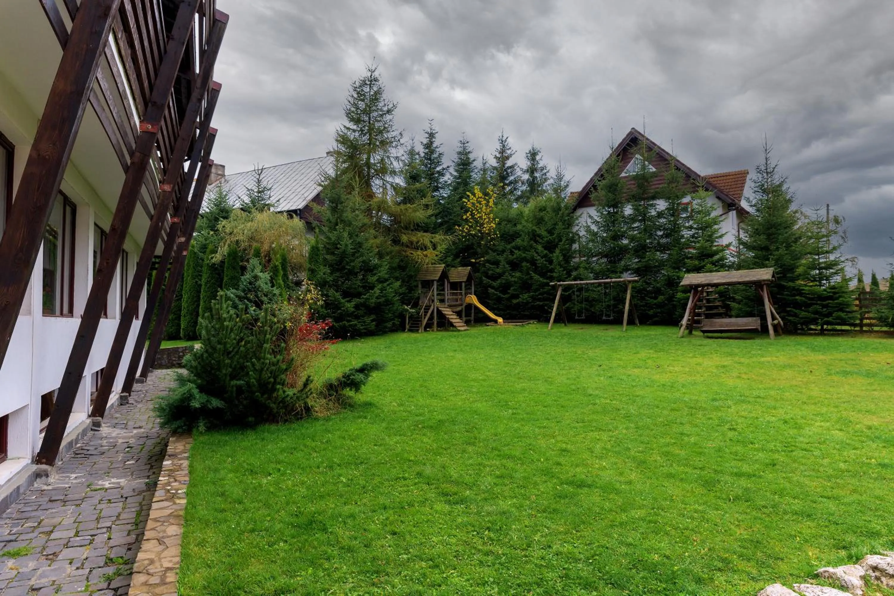 Property building in Casa Muntelui