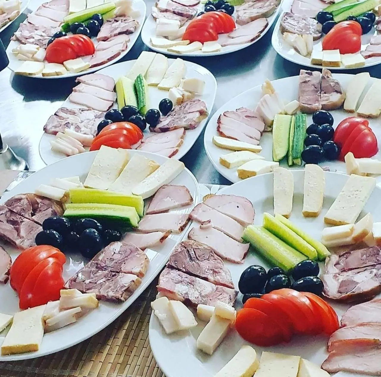 Restaurant/places to eat in Casa Muntelui