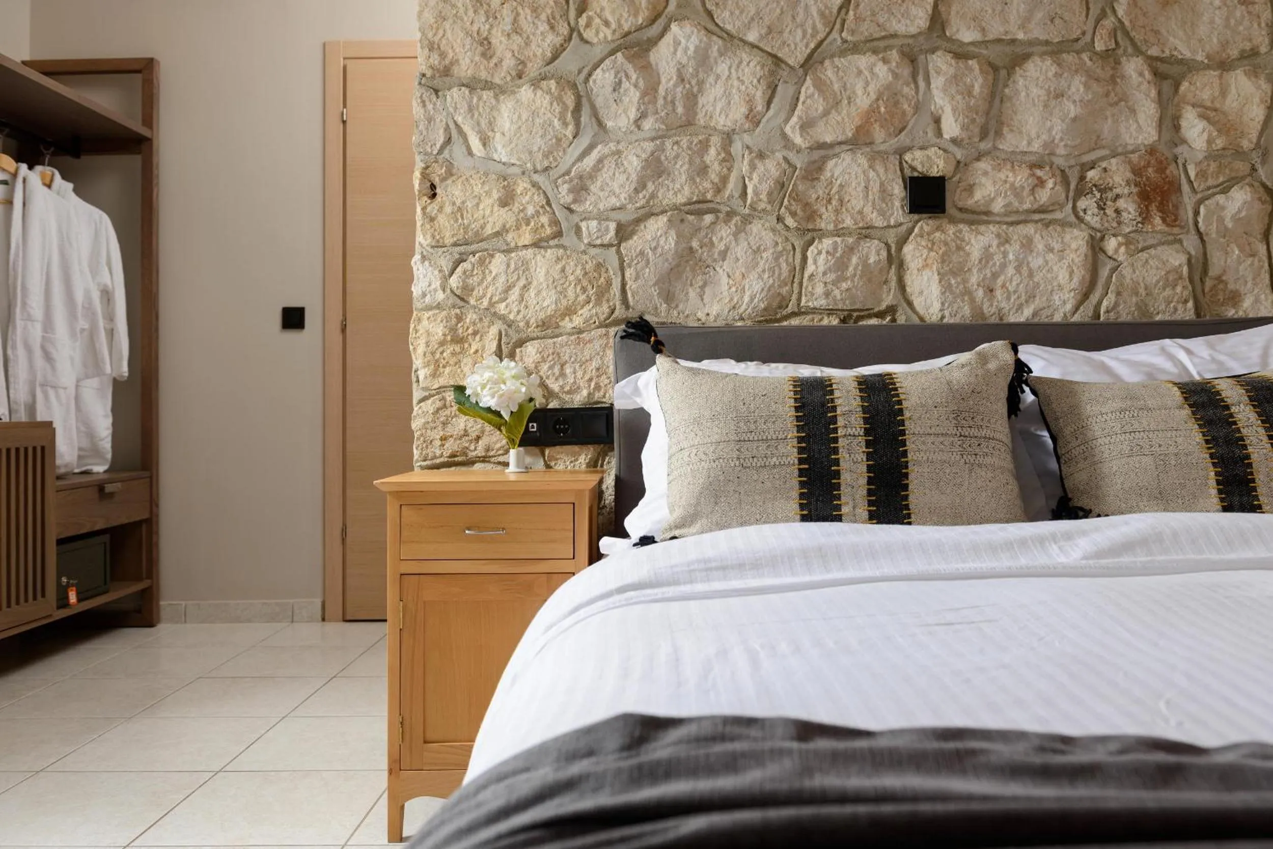 Bed in Nikoleta Luxury Villa