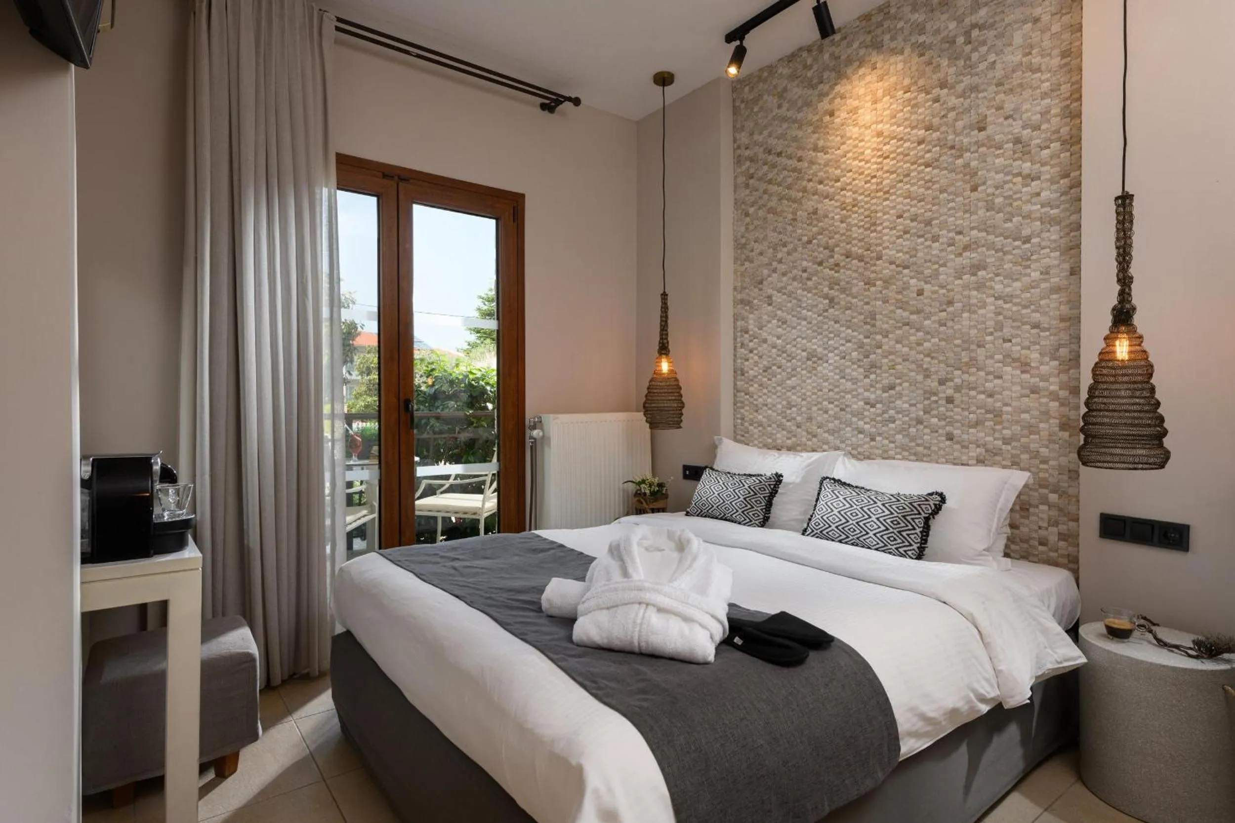 Bed in Nikoleta Luxury Villa