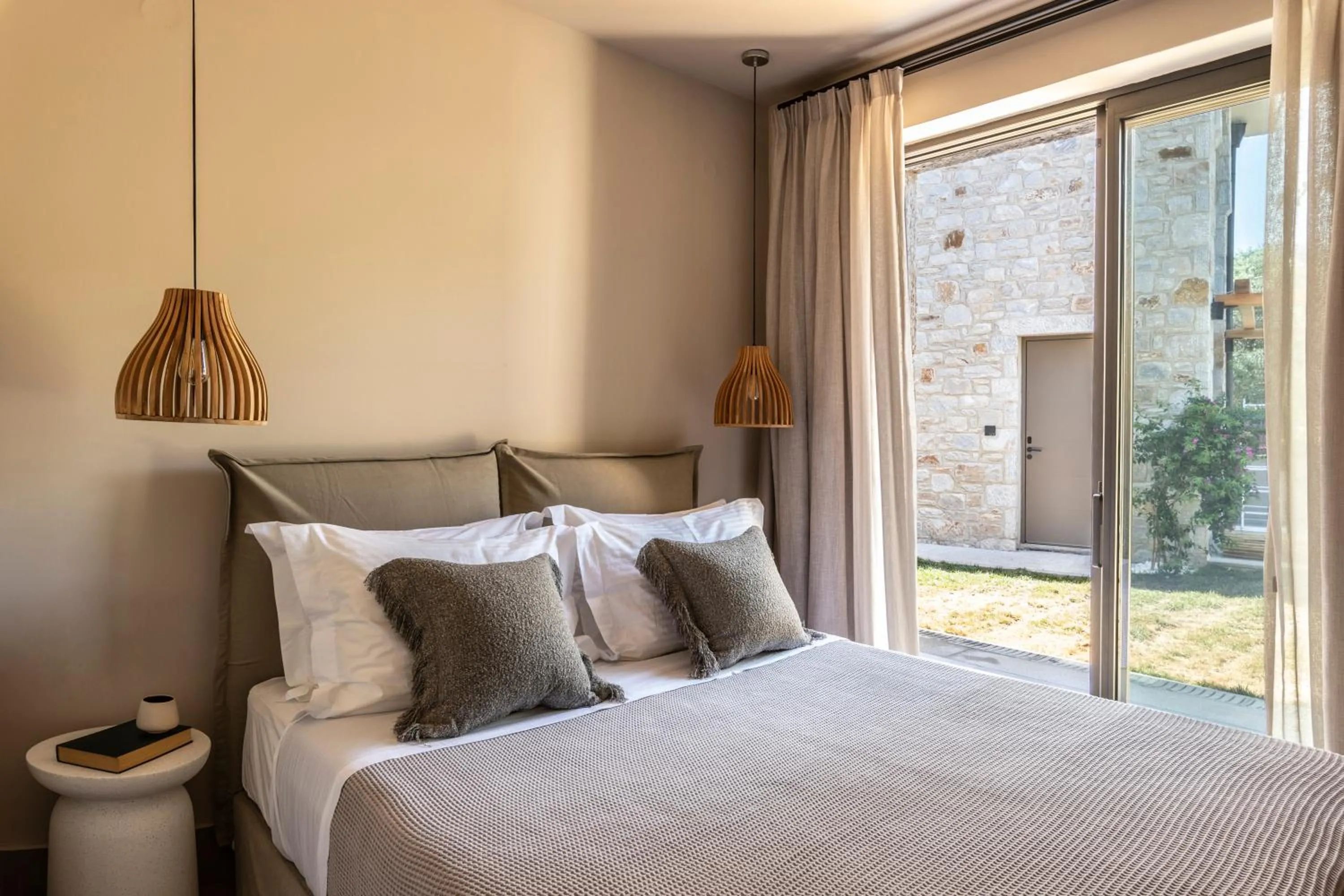 Bed in Nikoleta Luxury Villa