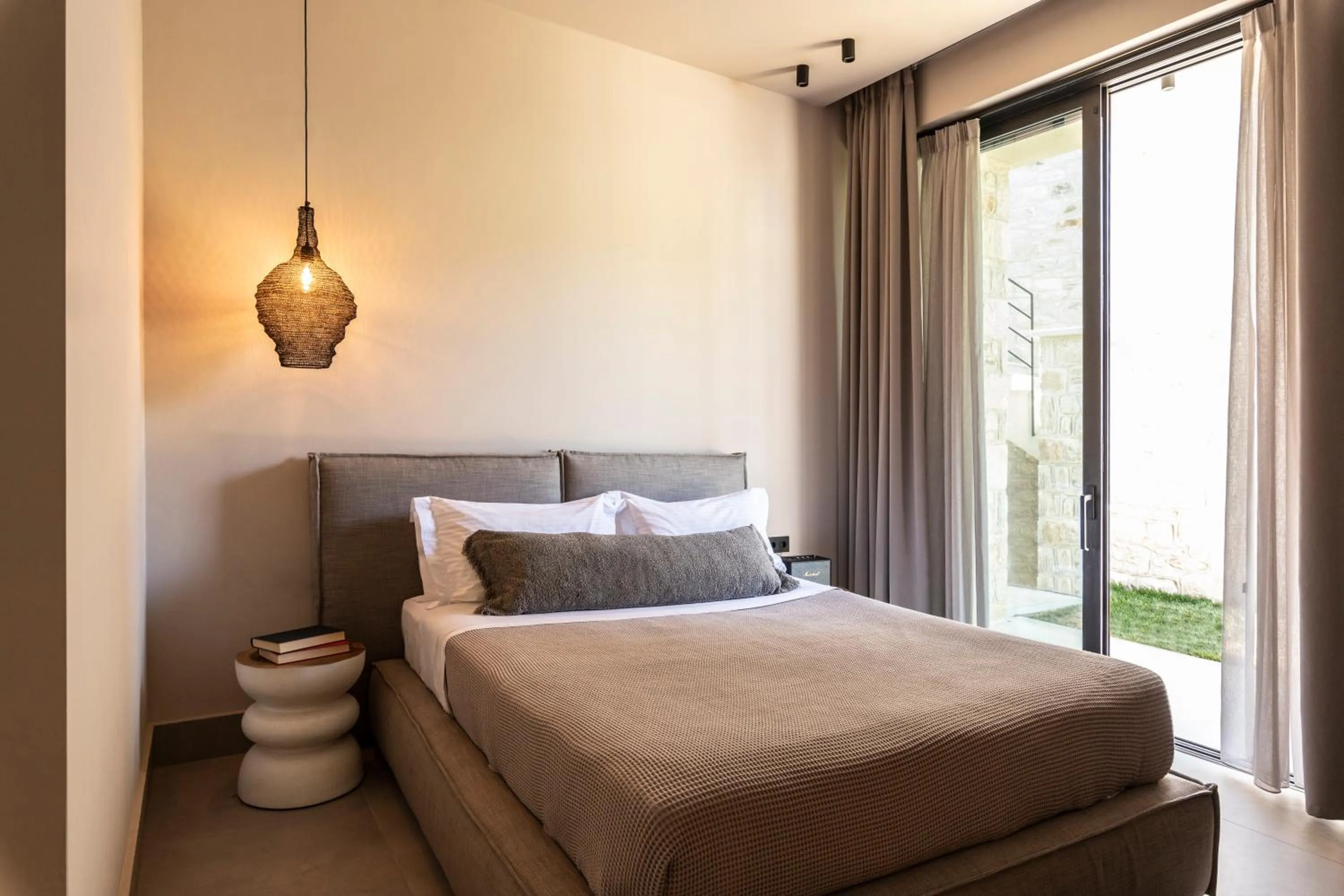 Bed in Nikoleta Luxury Villa