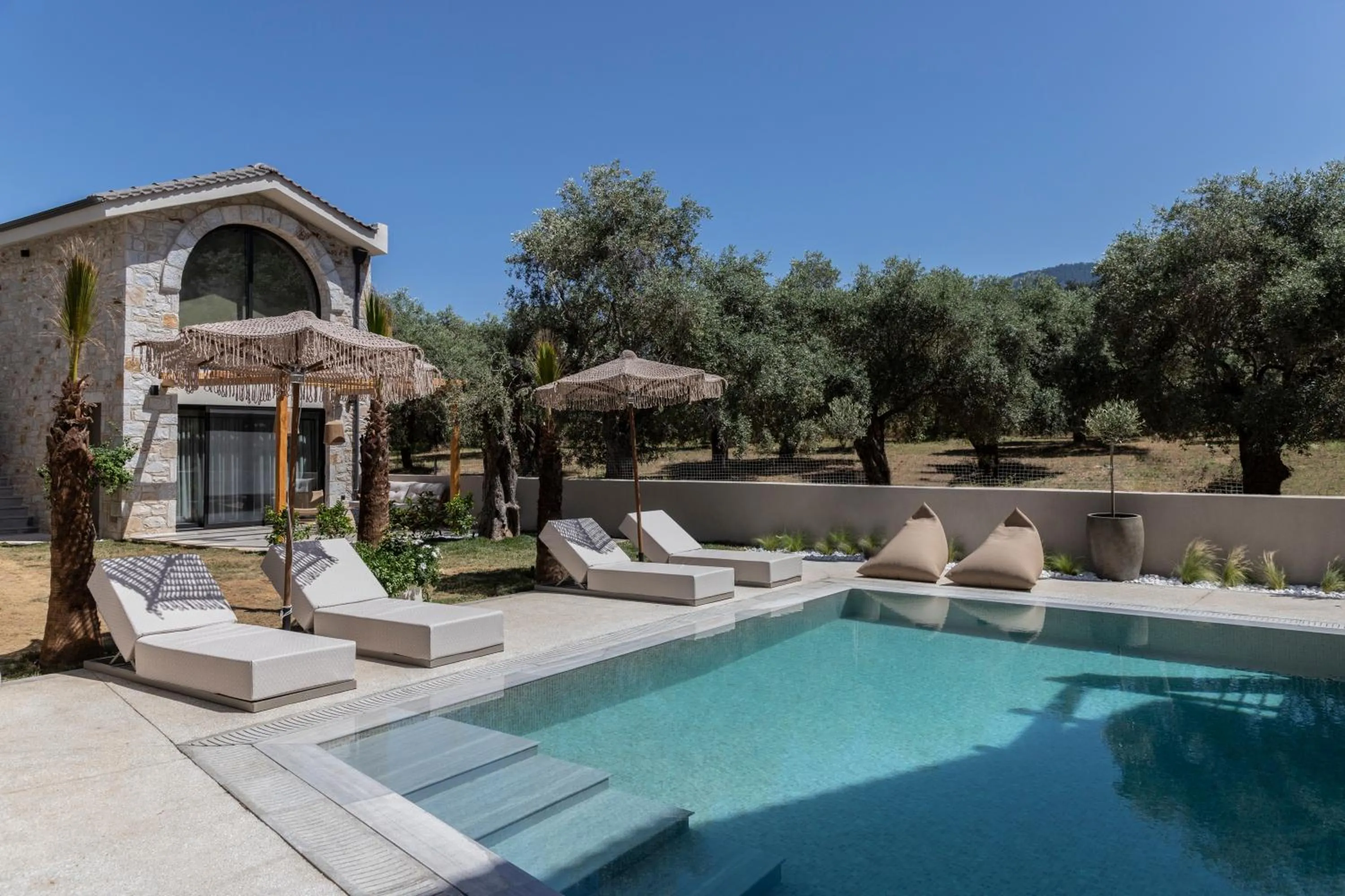 Nikoleta Luxury Villa