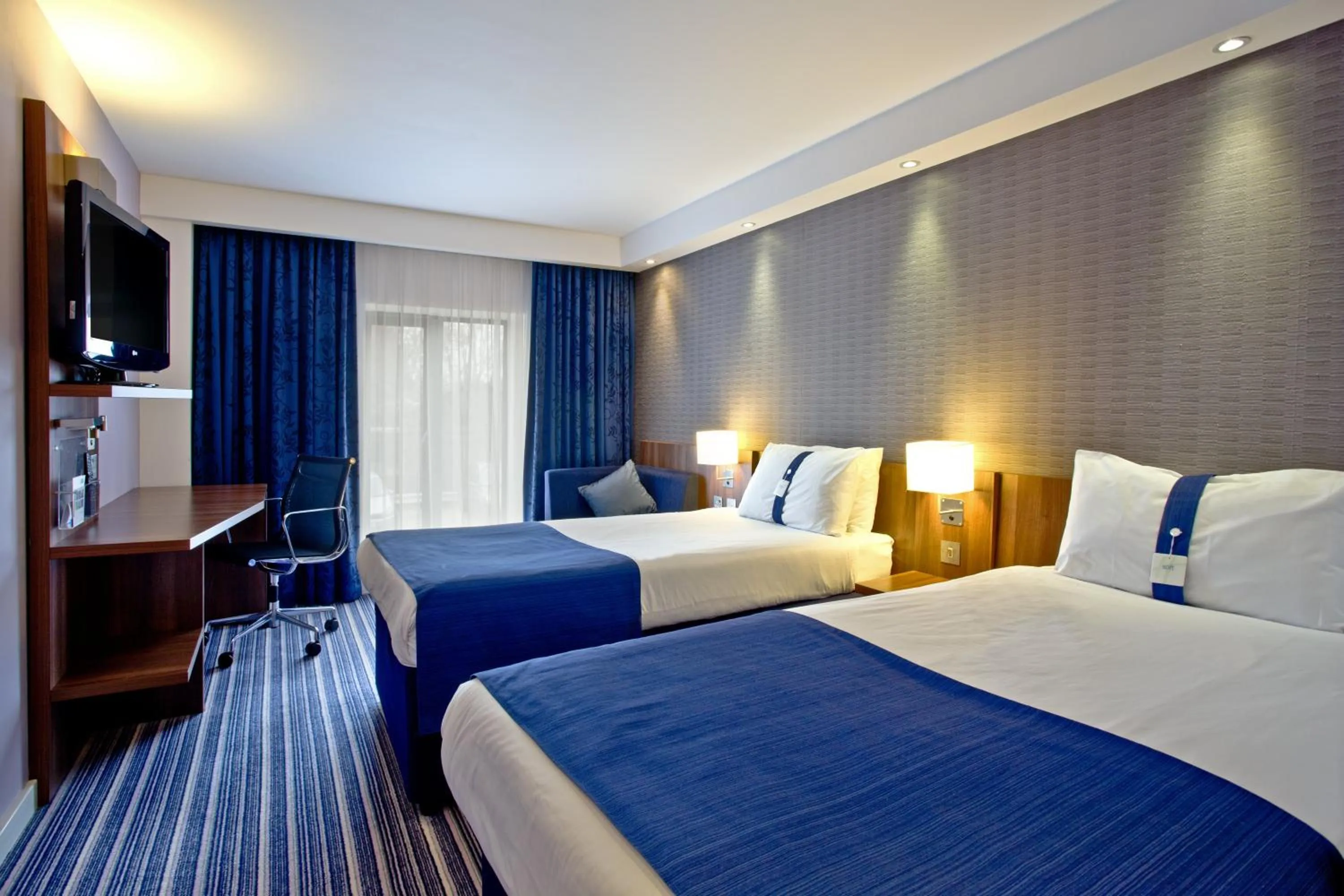 Photo of the whole room in Holiday Inn Express Birmingham-South A45