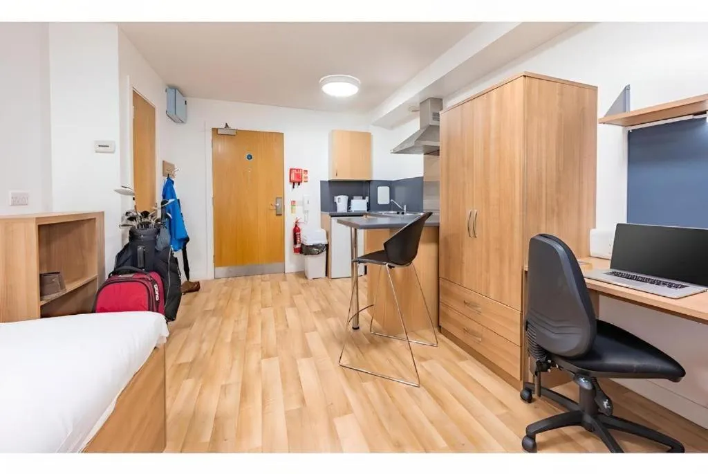 Kitchen or kitchenette, Bed in UHI Dornoch- Campus Accommodation