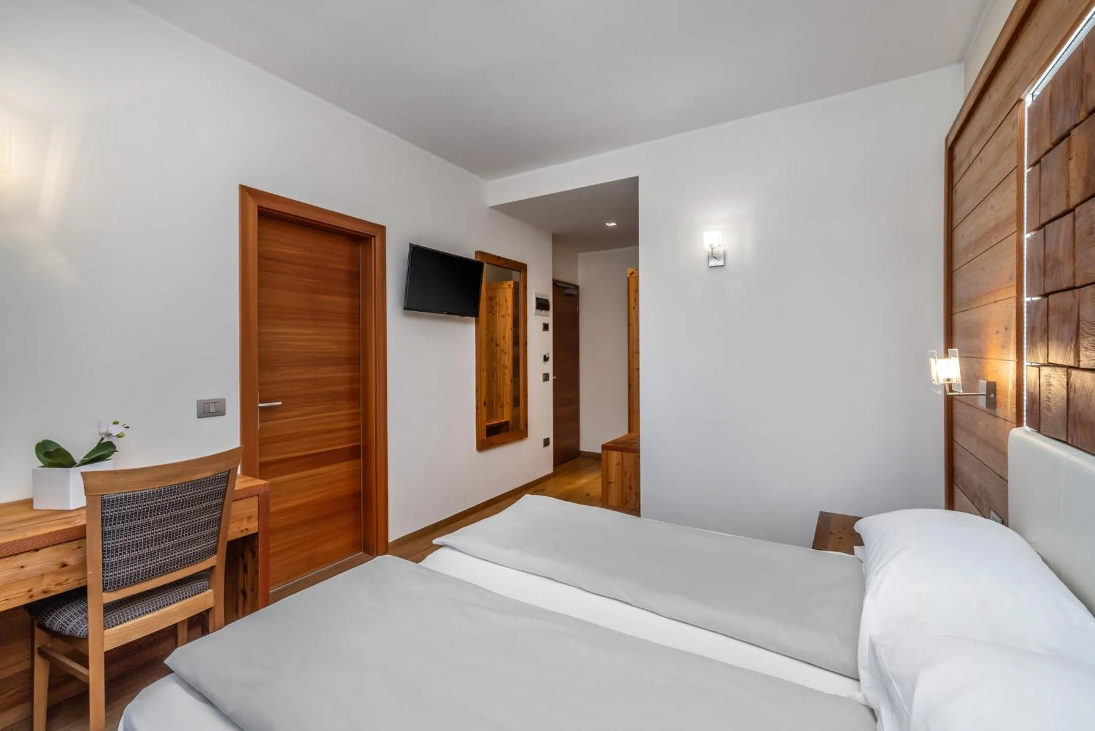 Bedroom, Bed in Albergo Tuenno