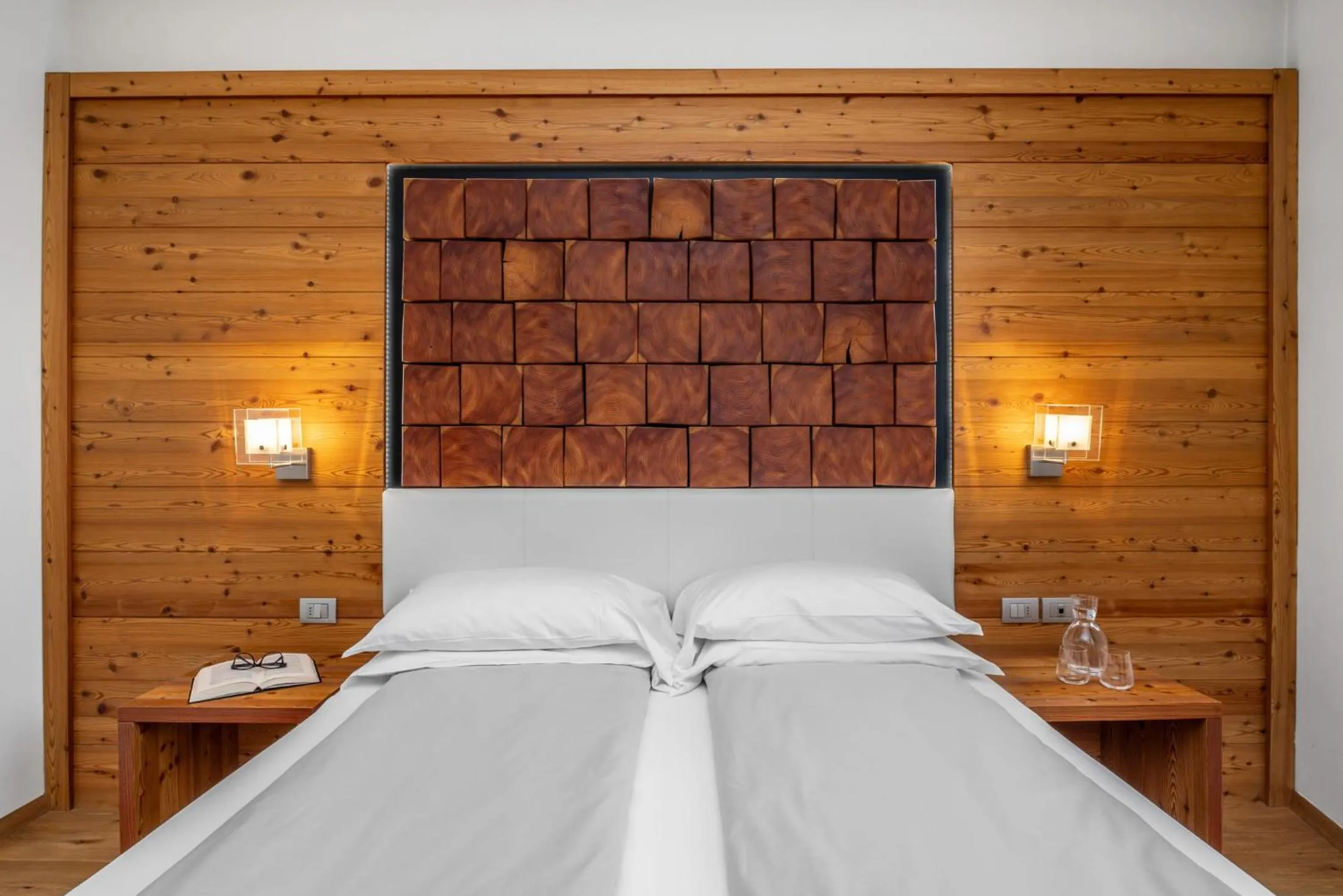 Bedroom, Bed in Albergo Tuenno