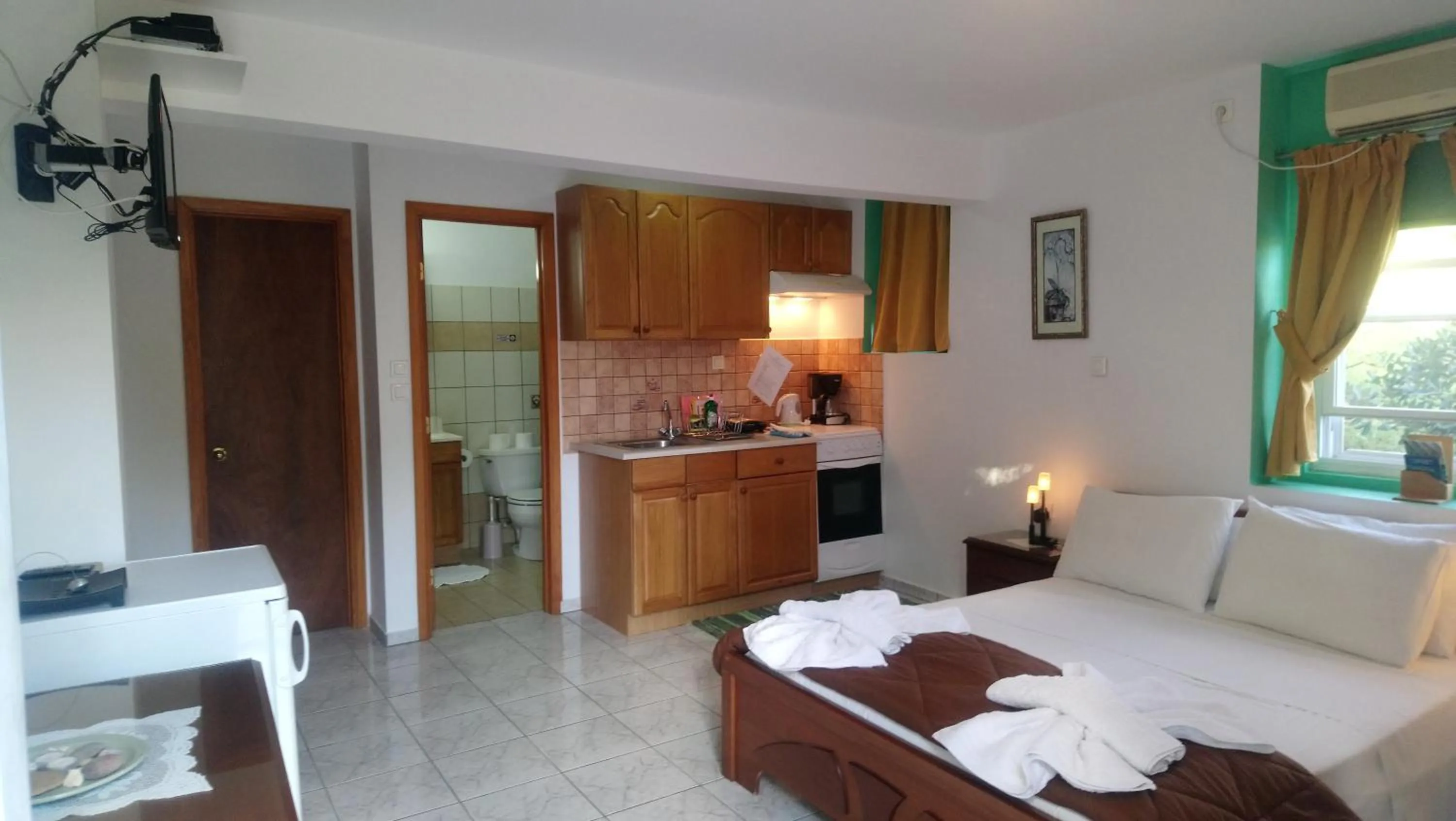 Photo of the whole room, Bed in Zest @ xi beach