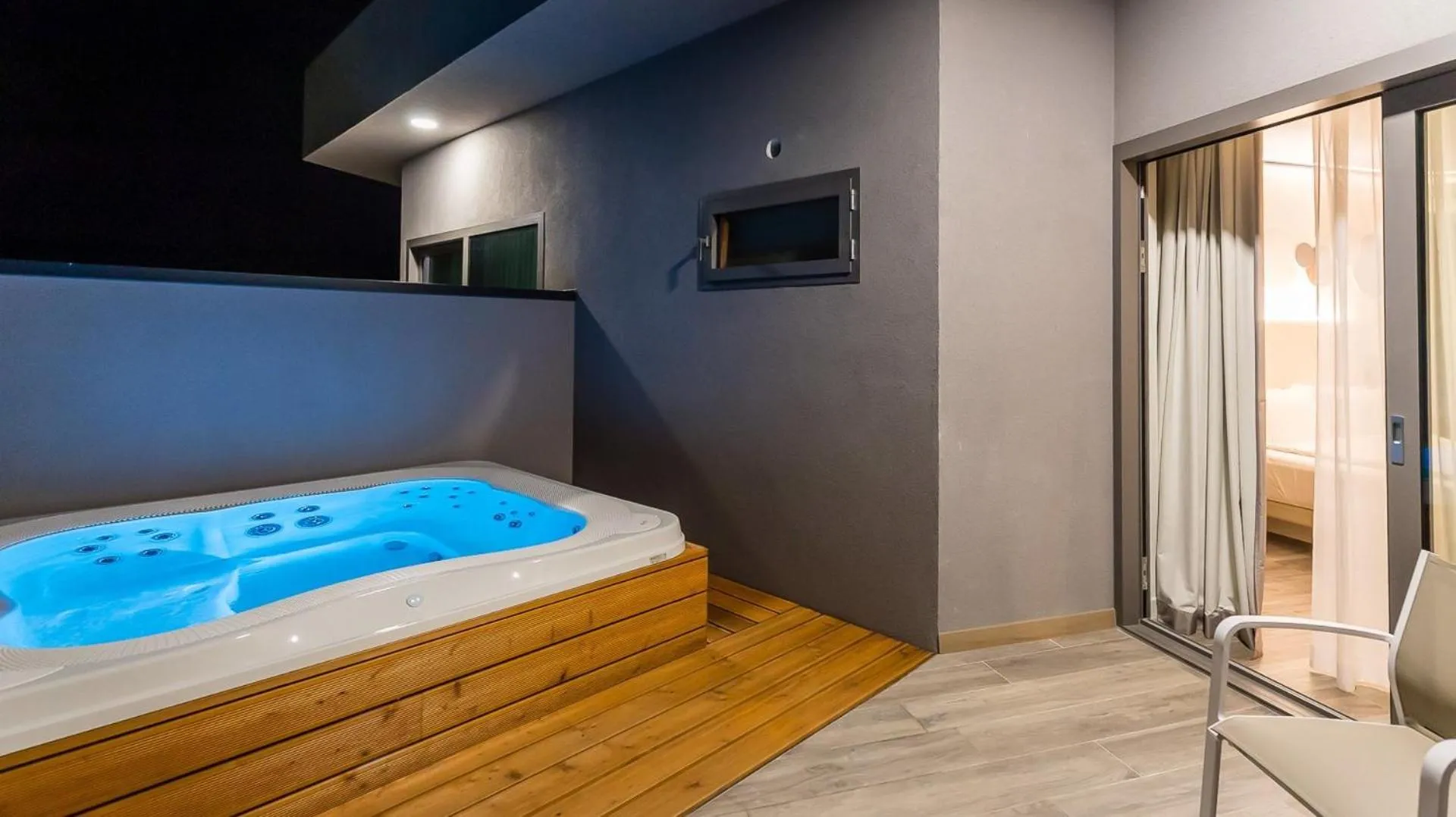 Hot Tub in Mediterranee Family Hotel & Spa