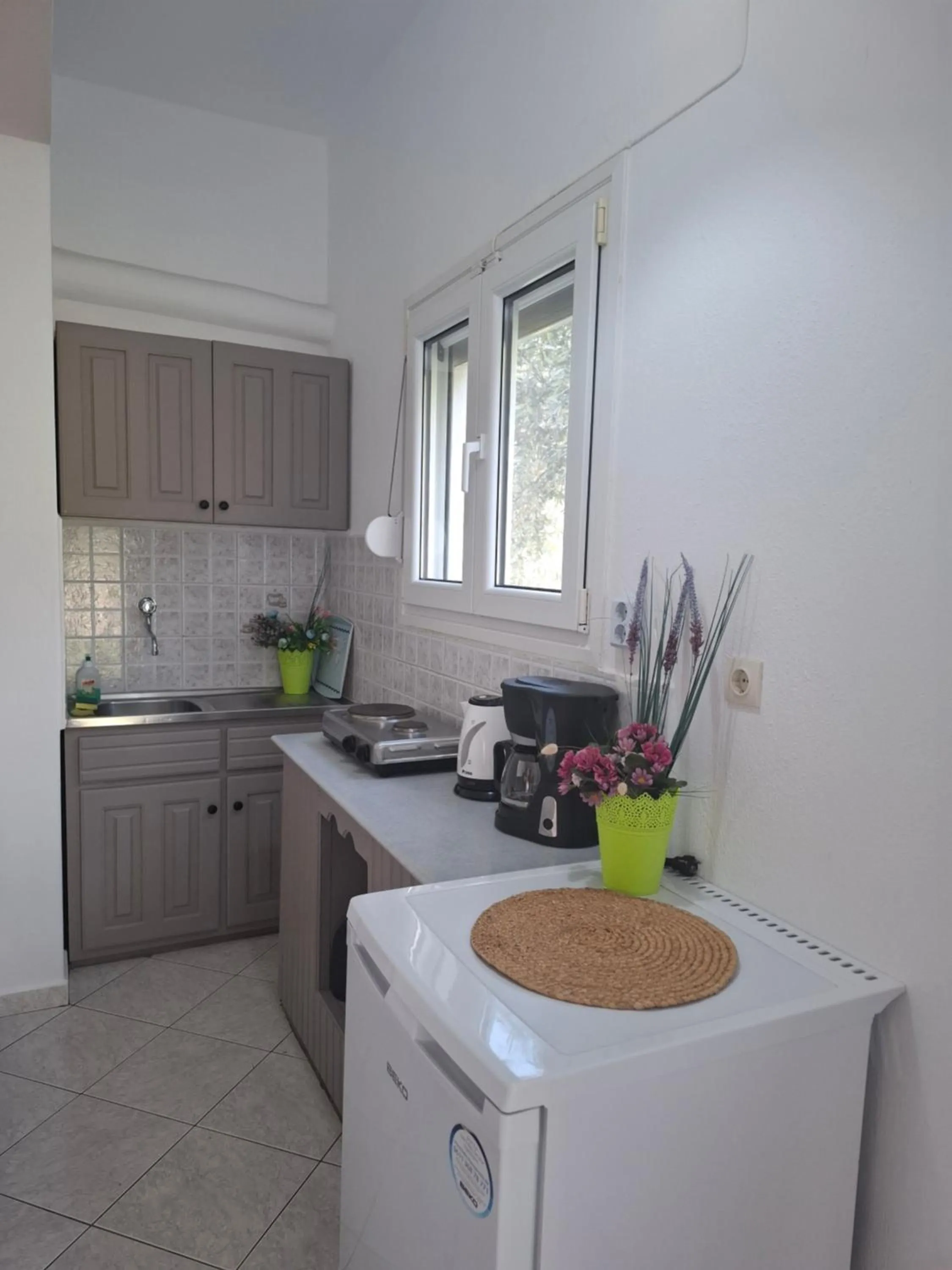 Coffee/tea facilities in House Elena