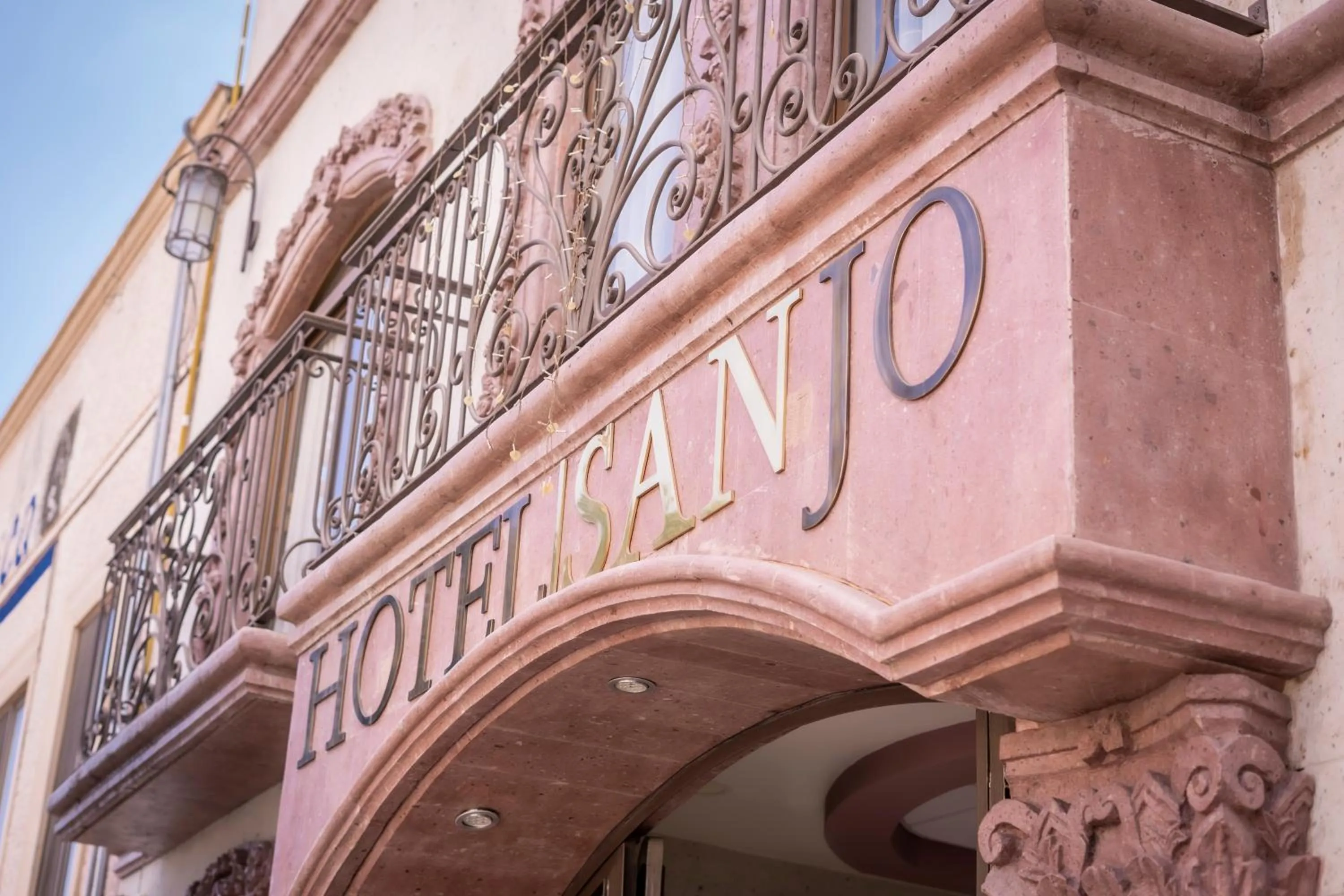 Property building in Hotel SanJo