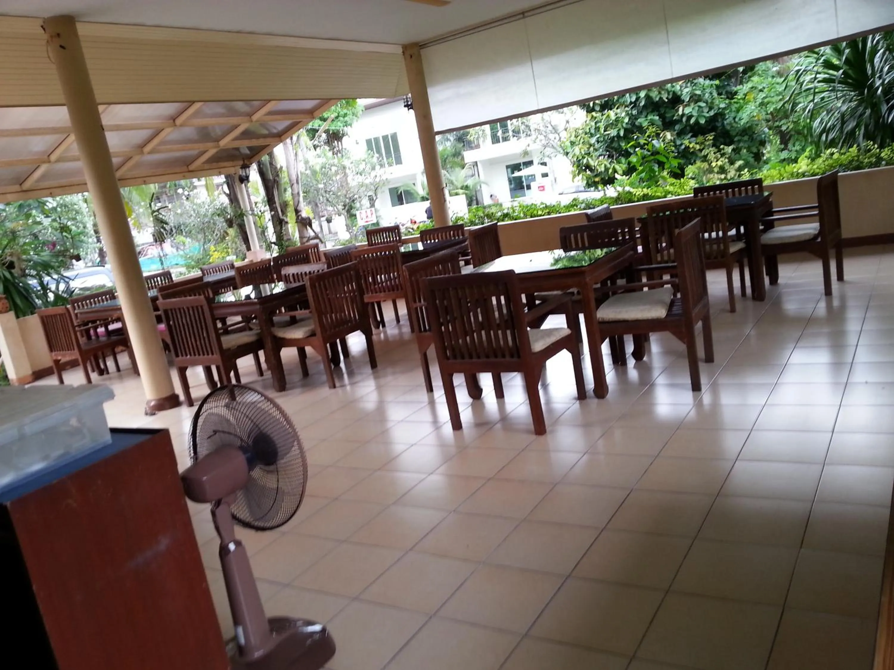 Restaurant/places to eat in C.A.P Mansion