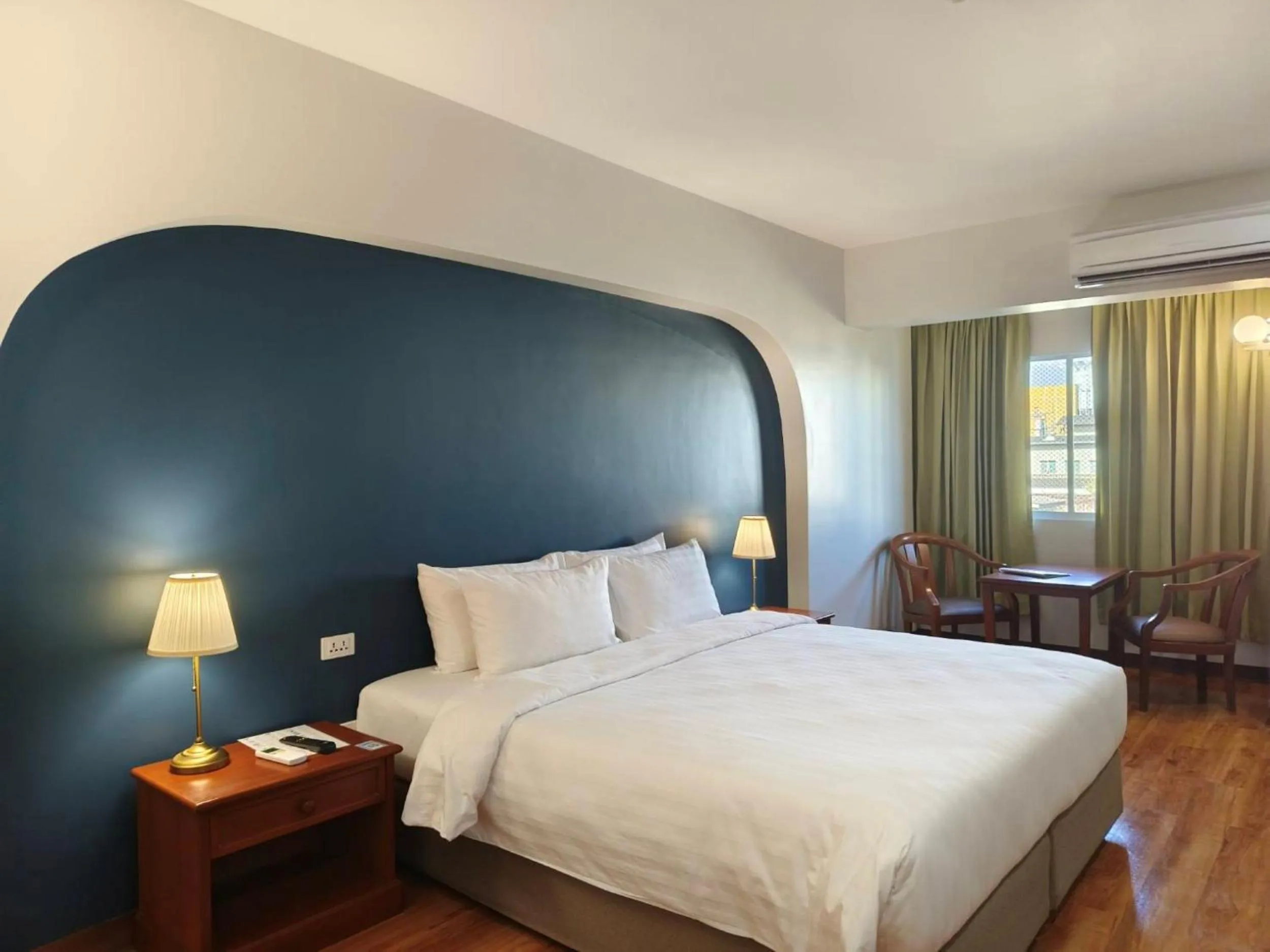 Bedroom, Bed in Regent Ramkhamhaeng 22