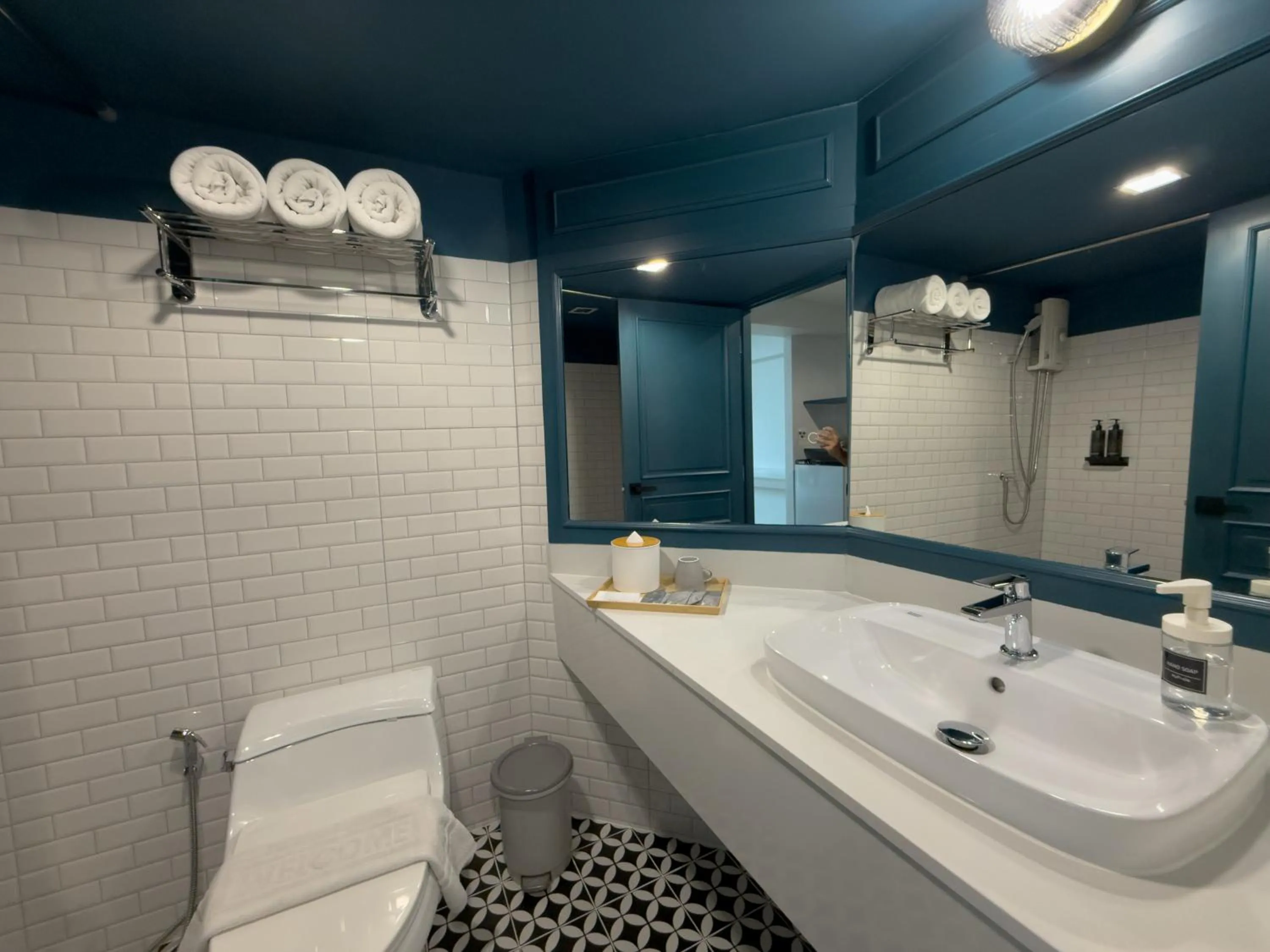 Shower in Regent Ramkhamhaeng 22