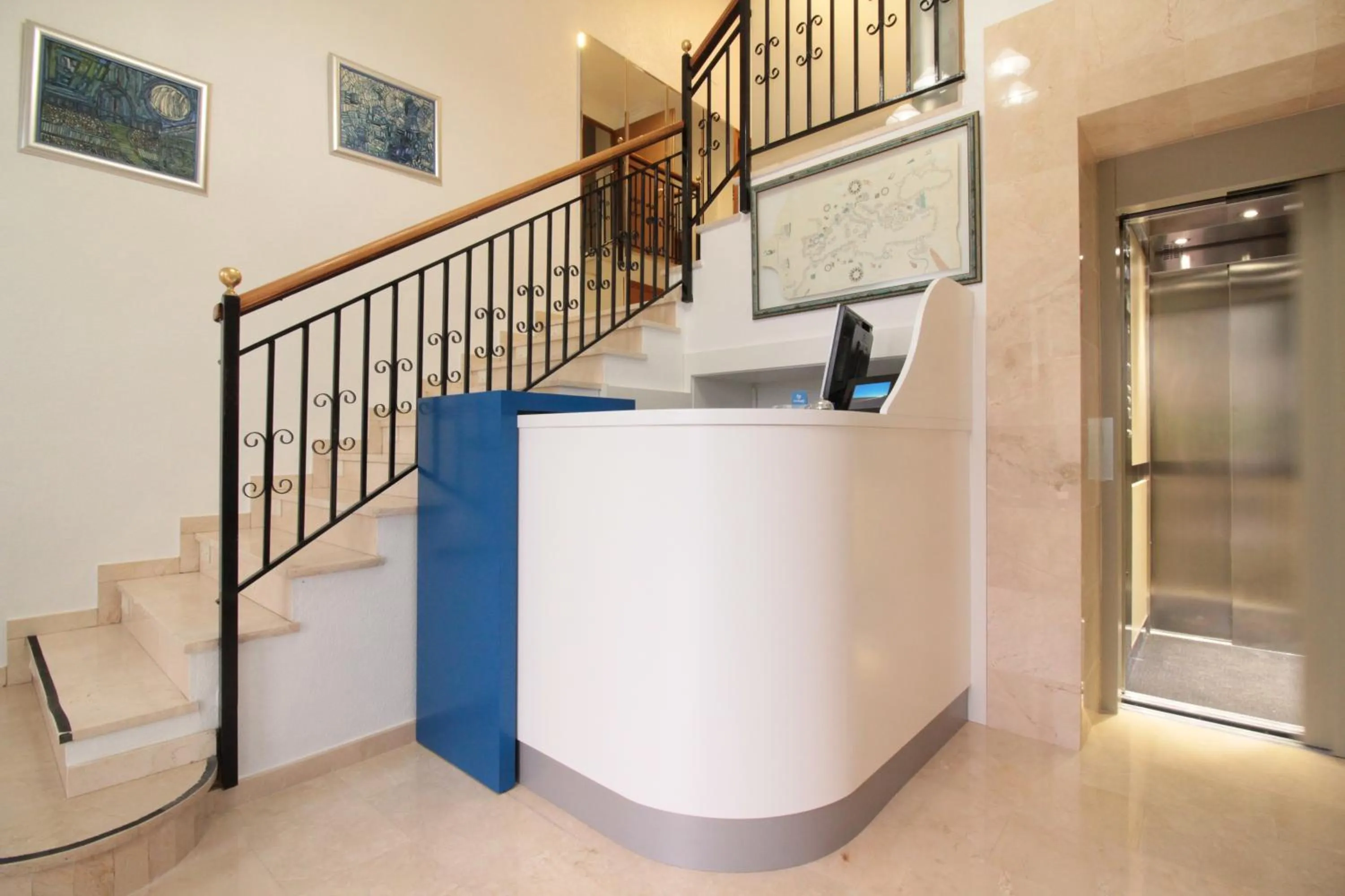 Lobby or reception in Hostal Pensimar