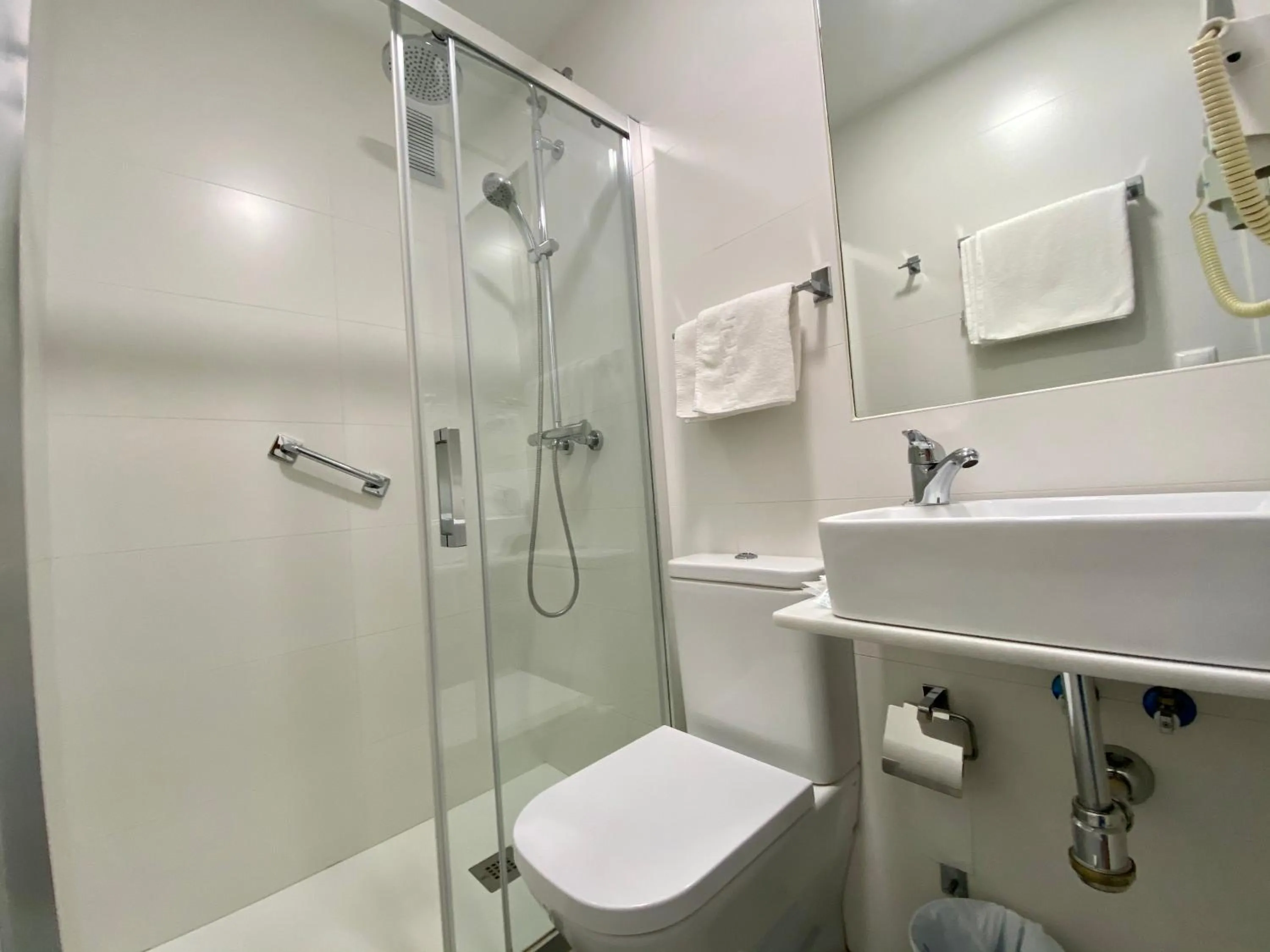 Shower in Hostal Pensimar