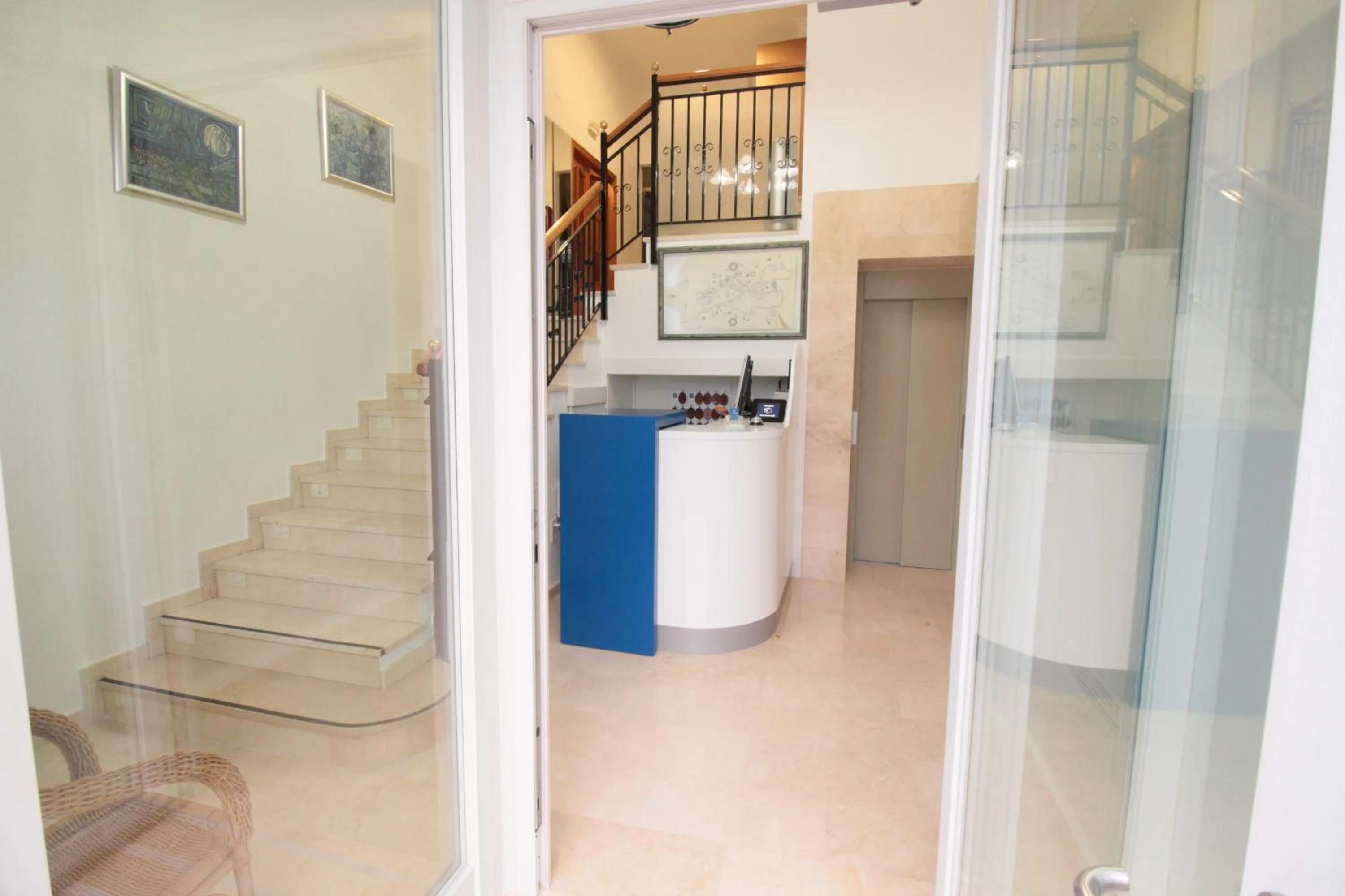 Lobby or reception in Hostal Pensimar