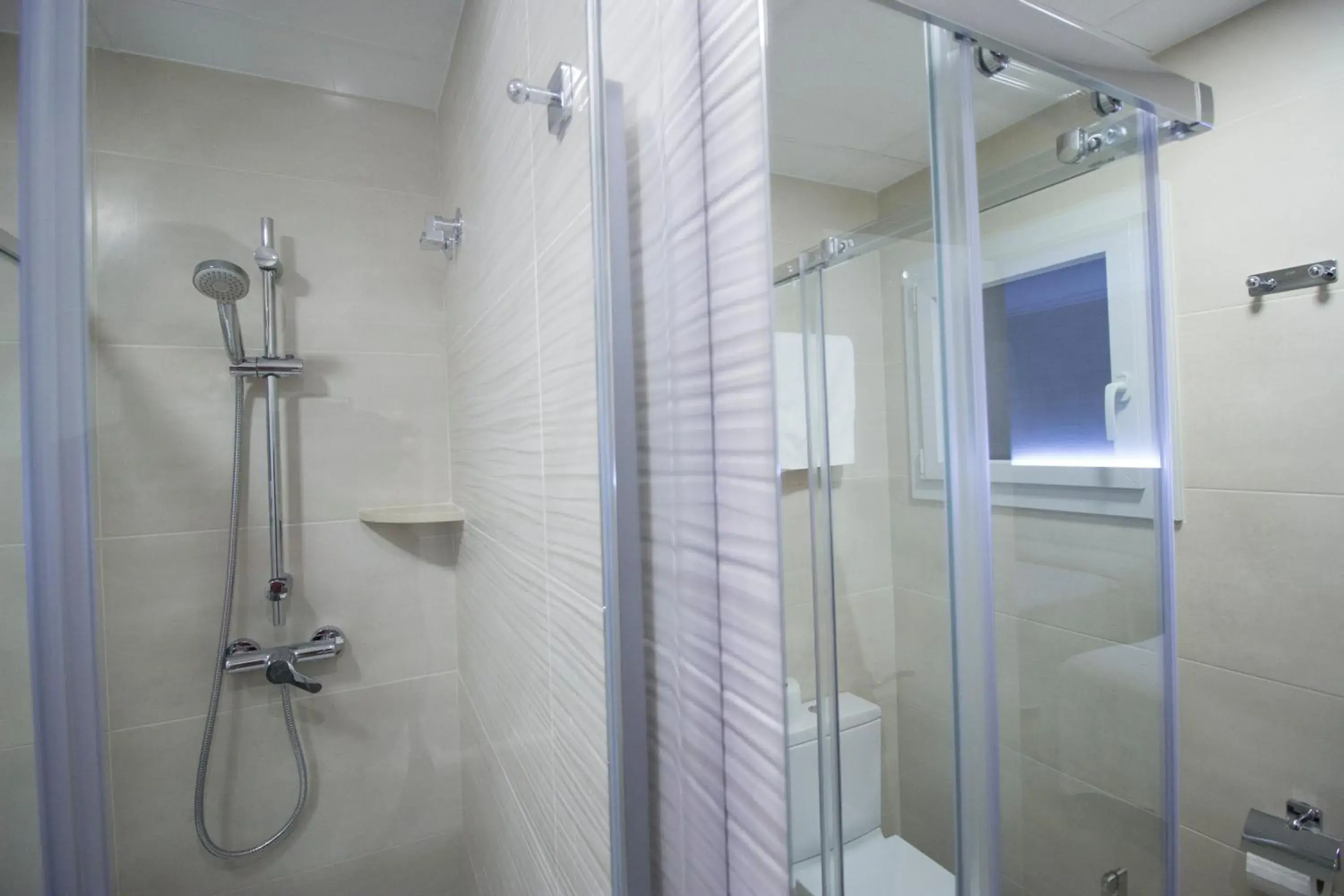 Deluxe Twin Room in Hostal Pensimar Deluxe Twin Room in Hostal Pensimar