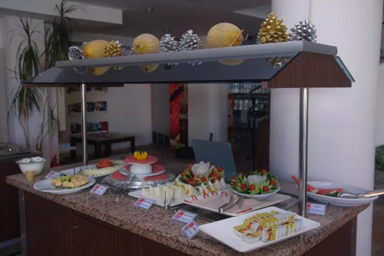 Restaurant/places to eat in Atak Apart Hotel