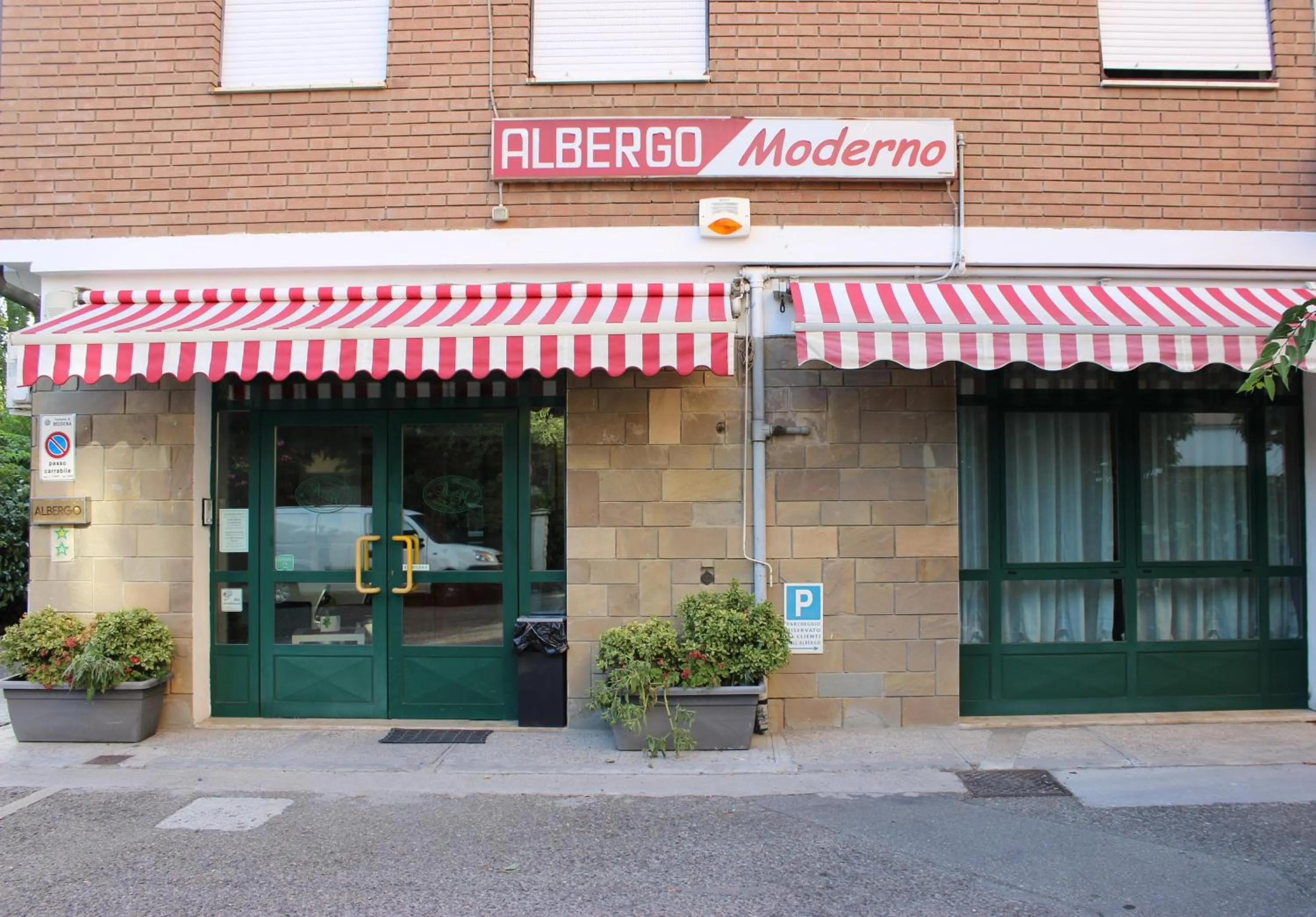 Property building in Albergo Moderno