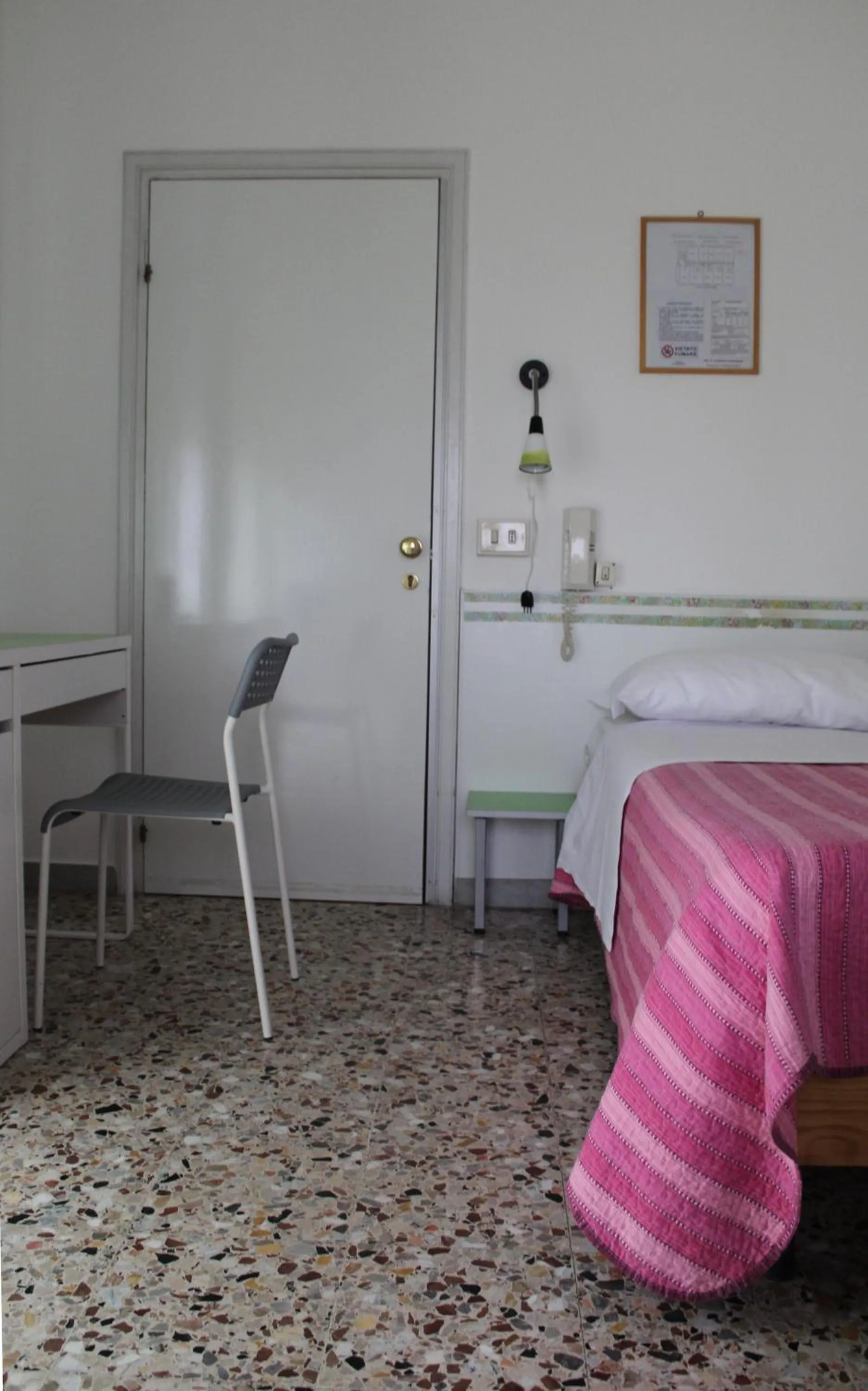 Bedroom, Bed in Albergo Moderno