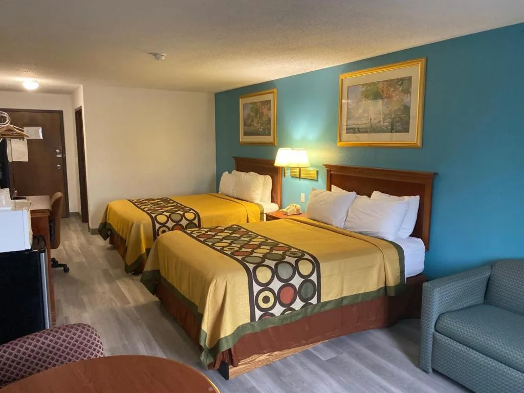 Bedroom, Bed in Americas Best Value Inn West Frankfort