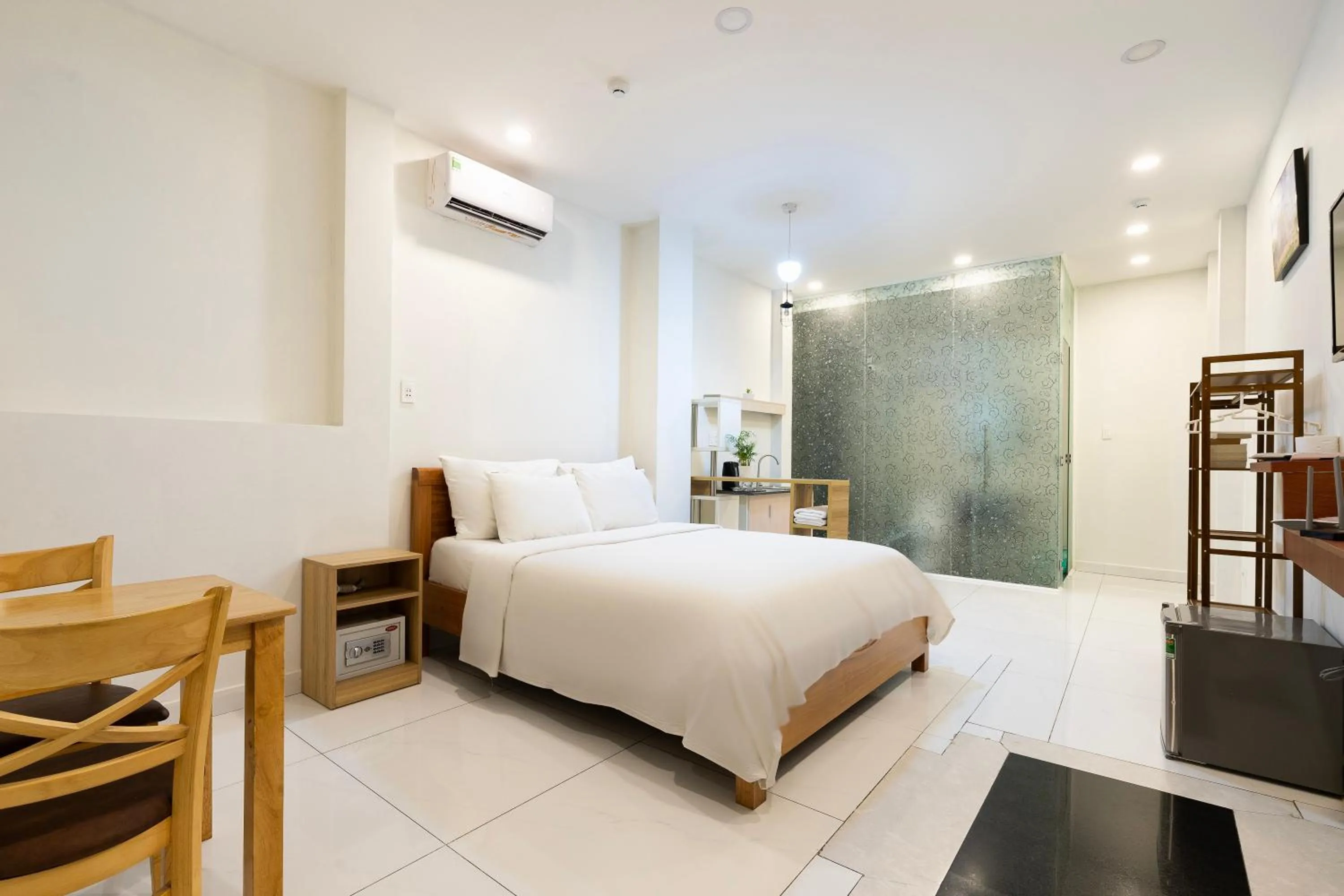 Photo of the whole room, Bed in Gemini Saigon CENTER - New & Quiet near Bui Vien Walking Street