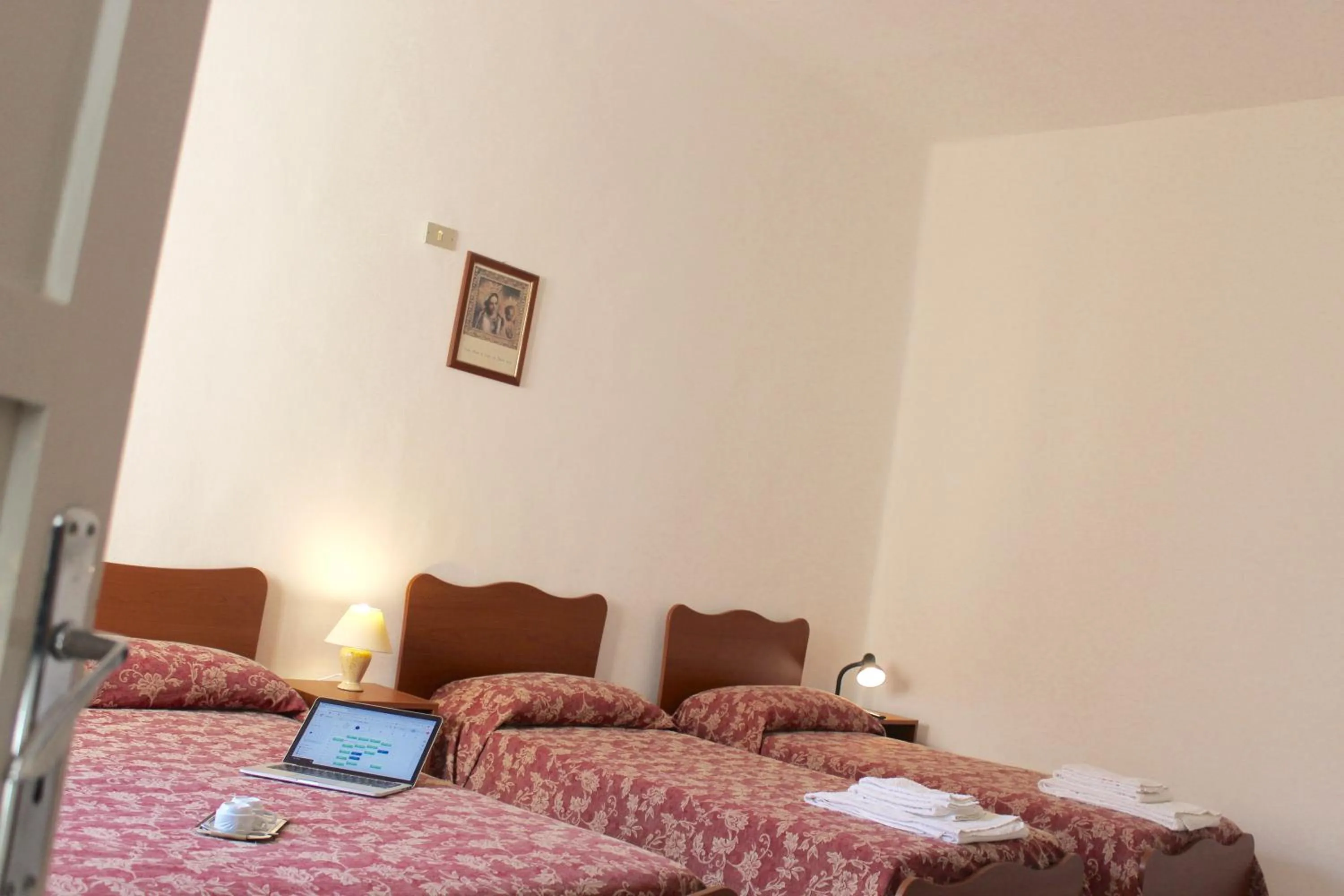 Bed in Albergo Del Santuario