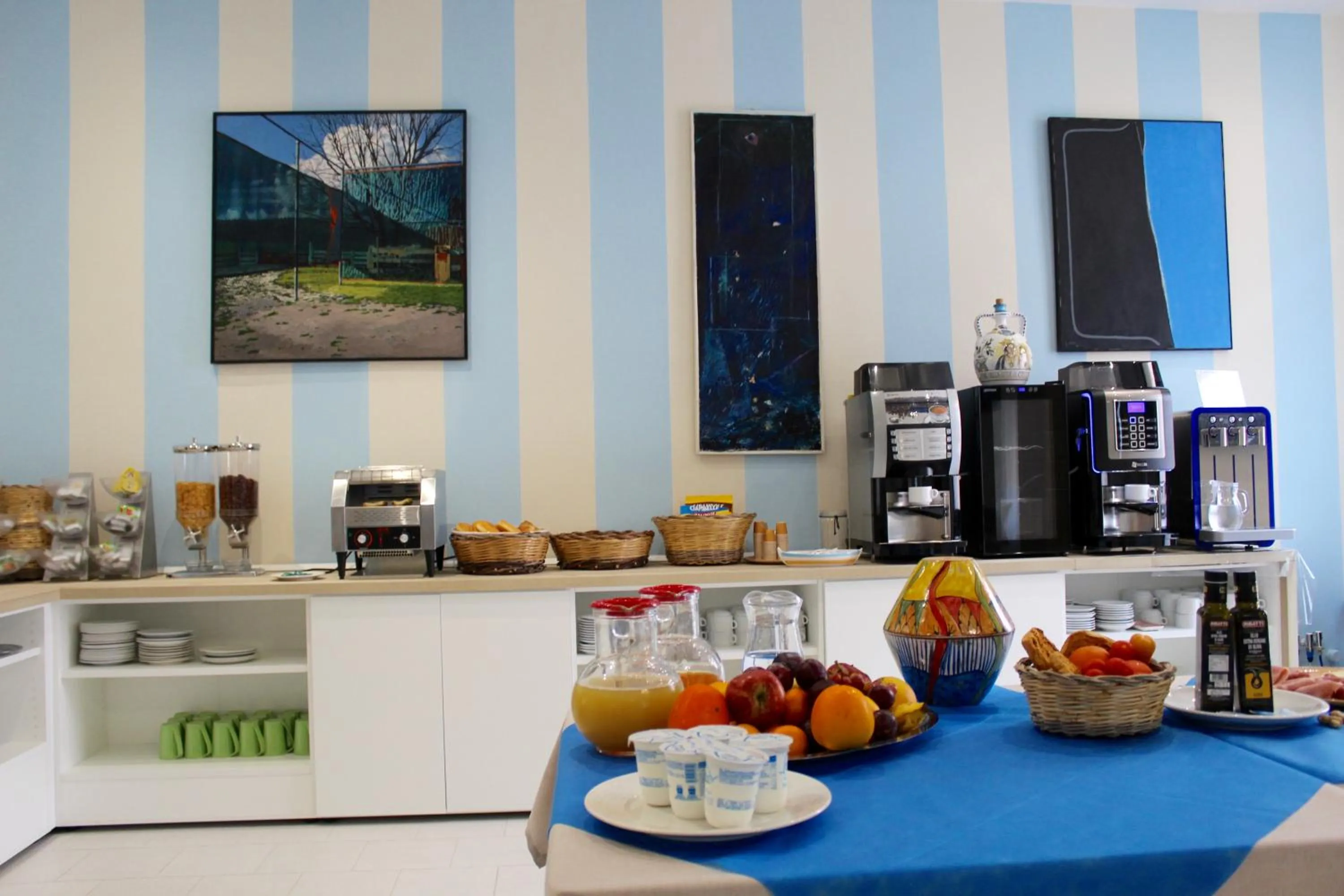 Coffee/tea facilities in Albergo Del Santuario